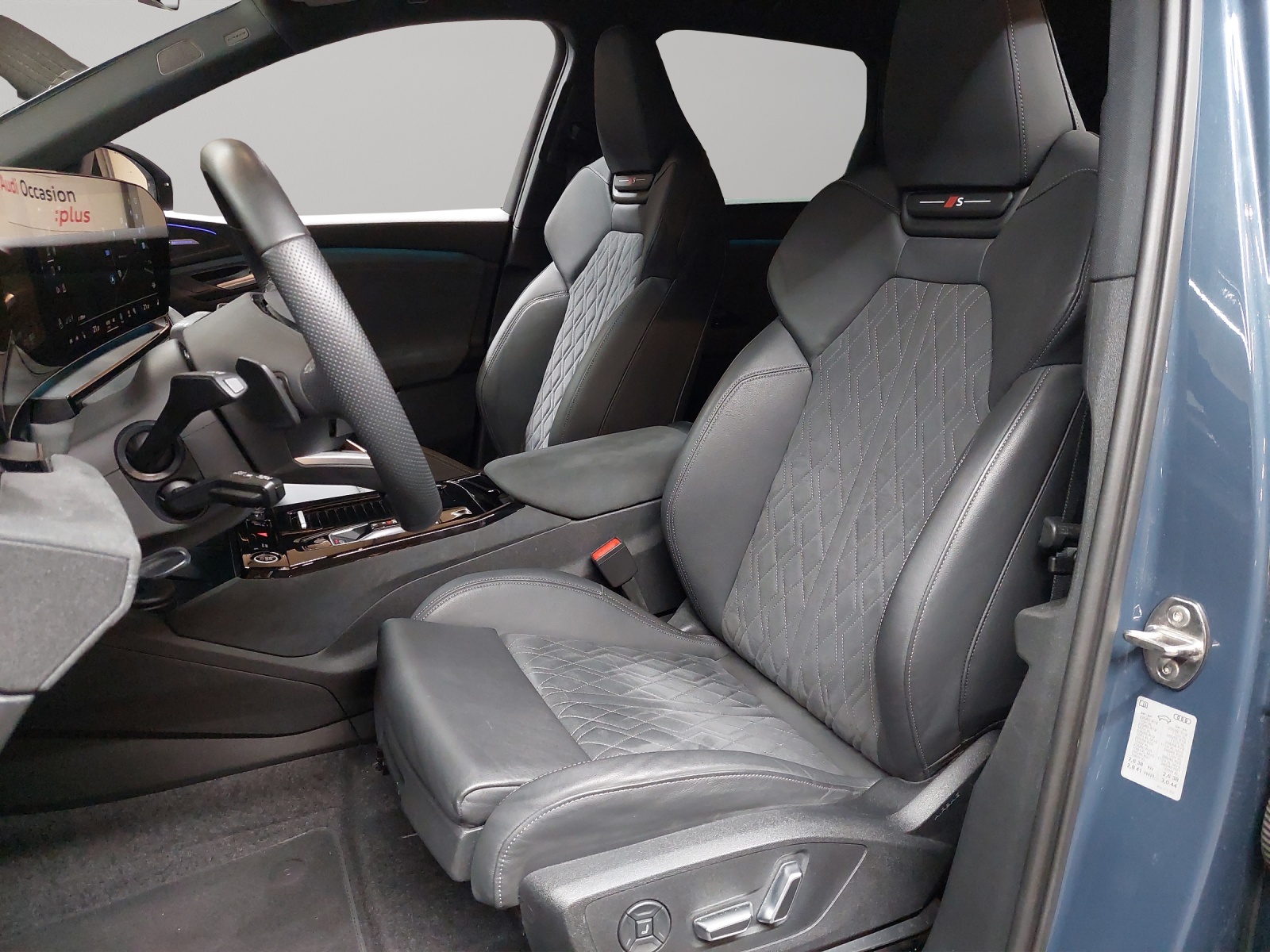 AUDI Q6 e-tron quattro-image-5