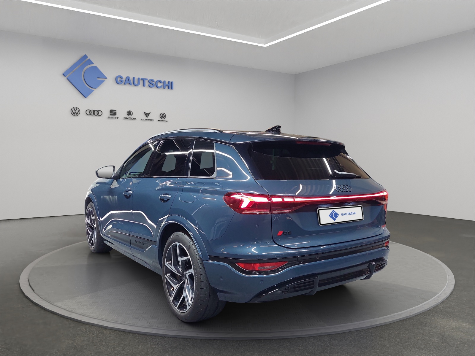 AUDI Q6 e-tron quattro-image-2