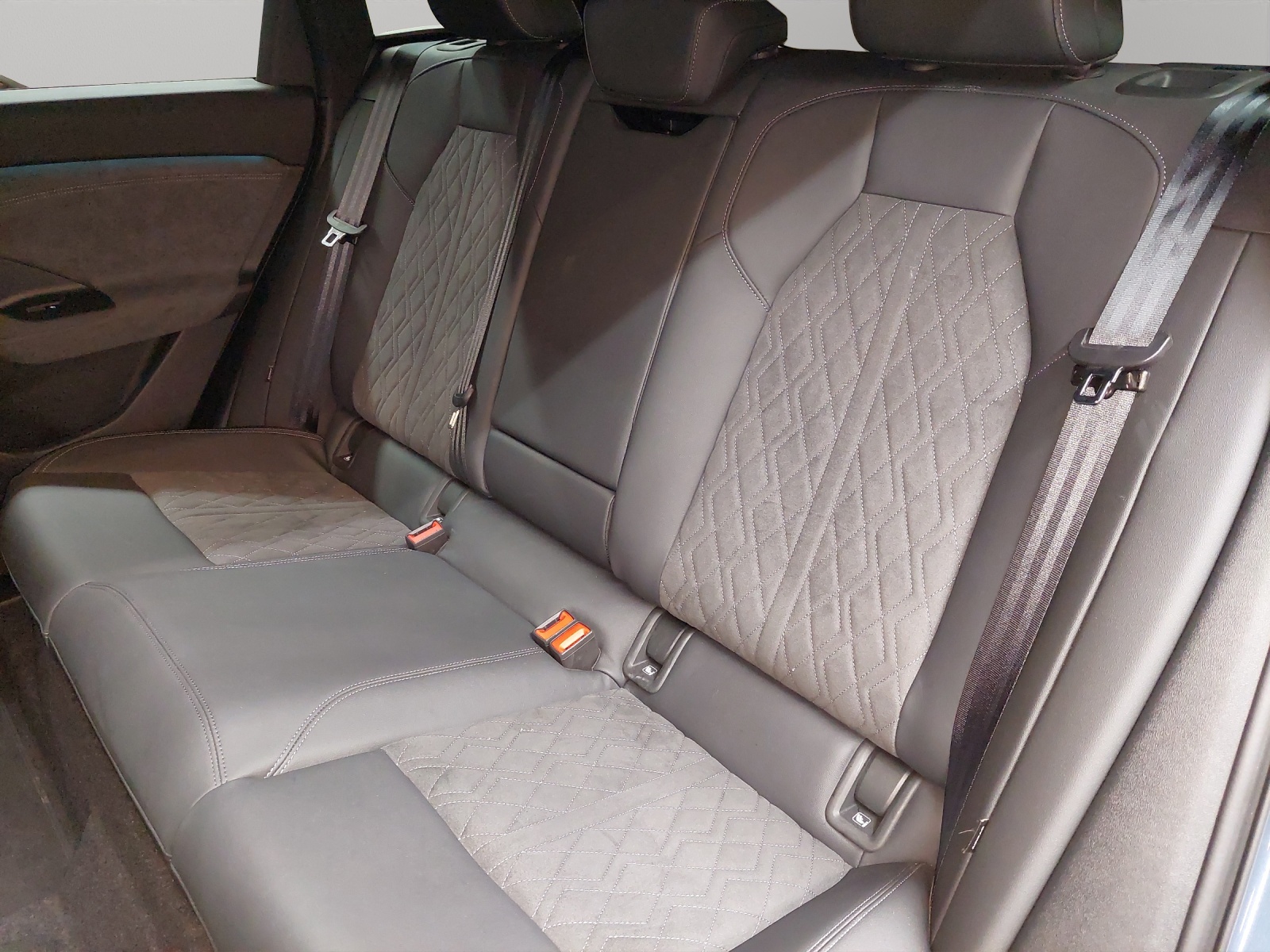 AUDI Q6 e-tron quattro-image-7