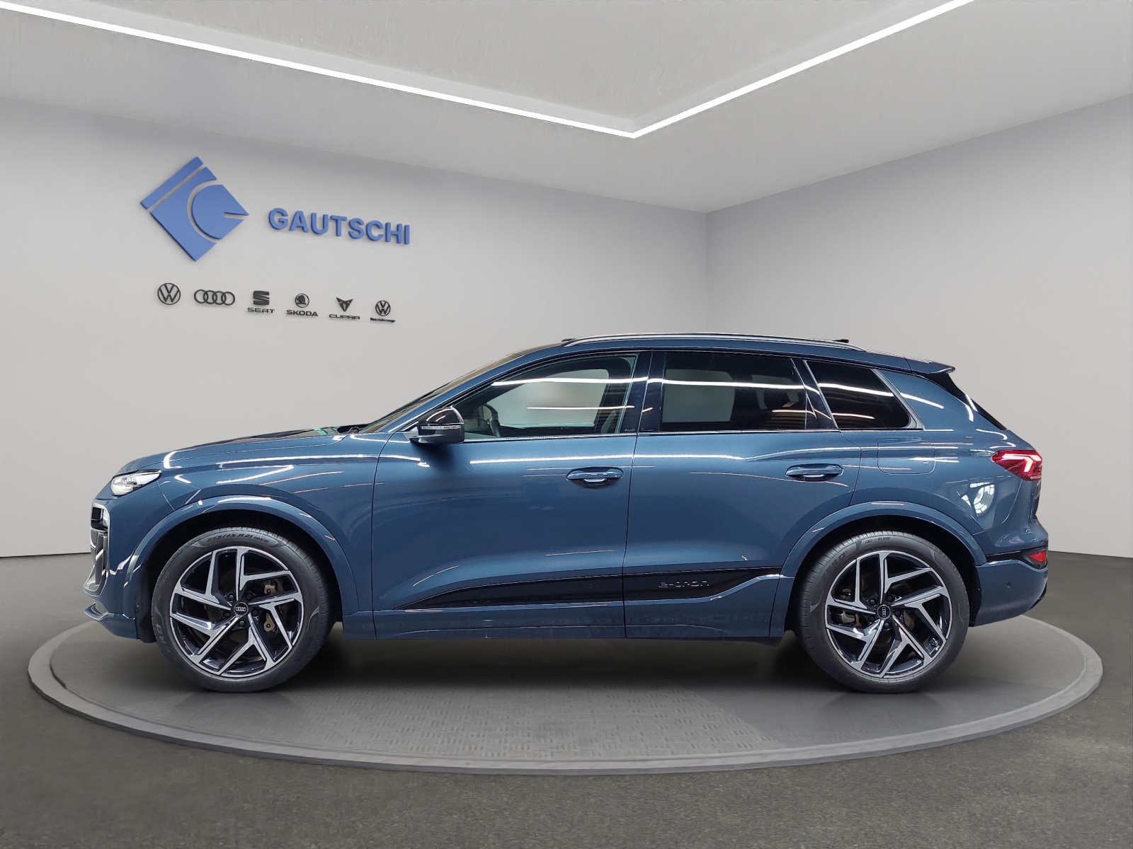 AUDI Q6 e-tron quattro-image-1