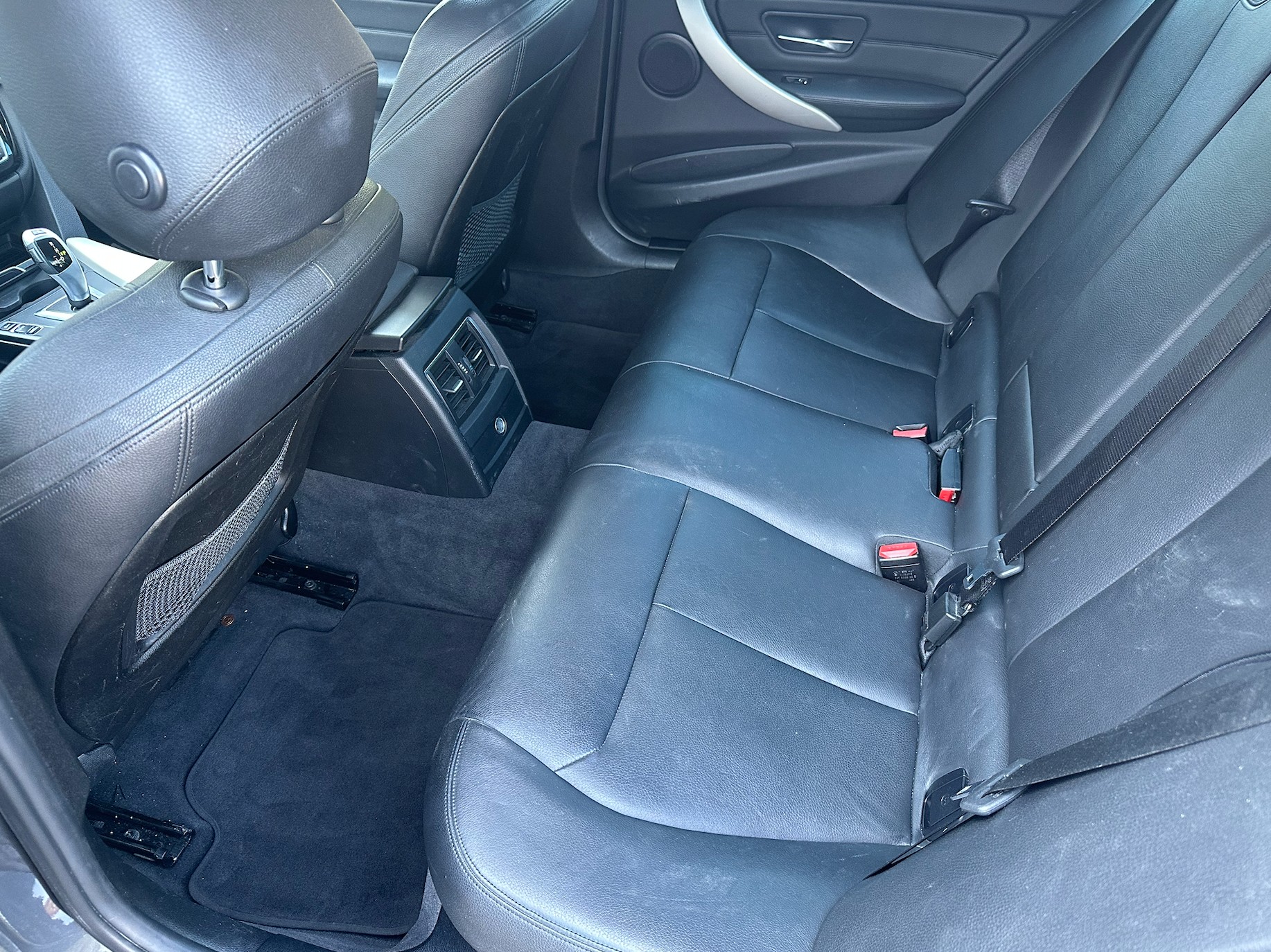 BMW 330d xDrive Luxury Line Steptronic-image-13
