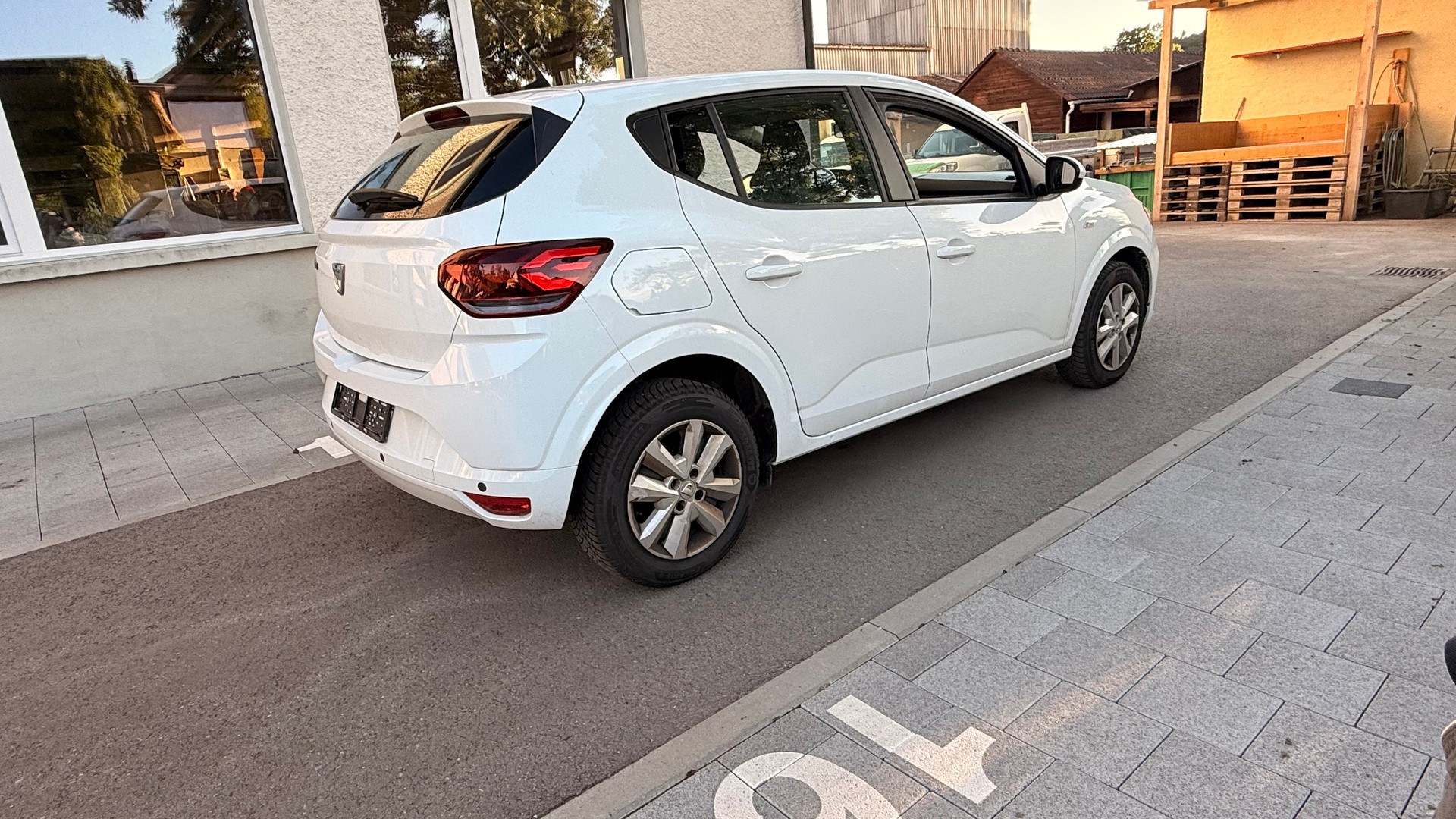 DACIA Sandero TCe 90 Comfort-image-3