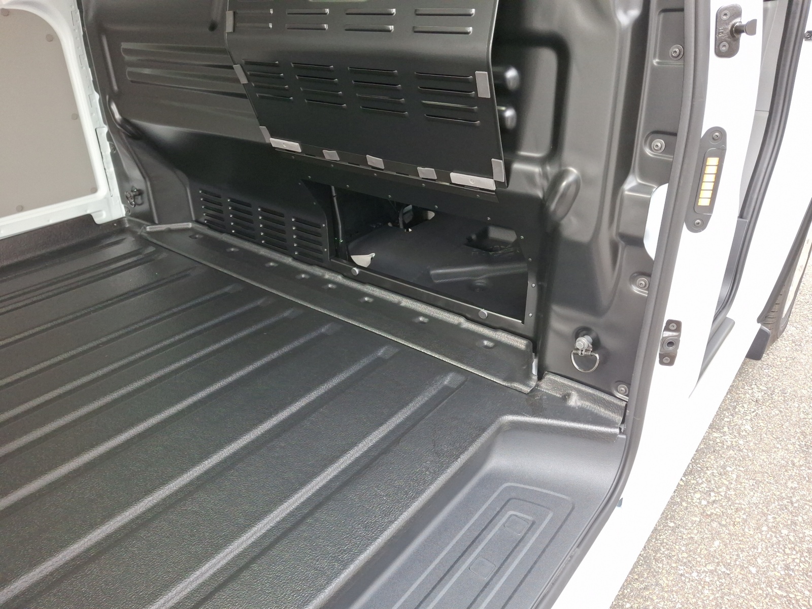 FORD Transit Custom 320 L1H2-image-10