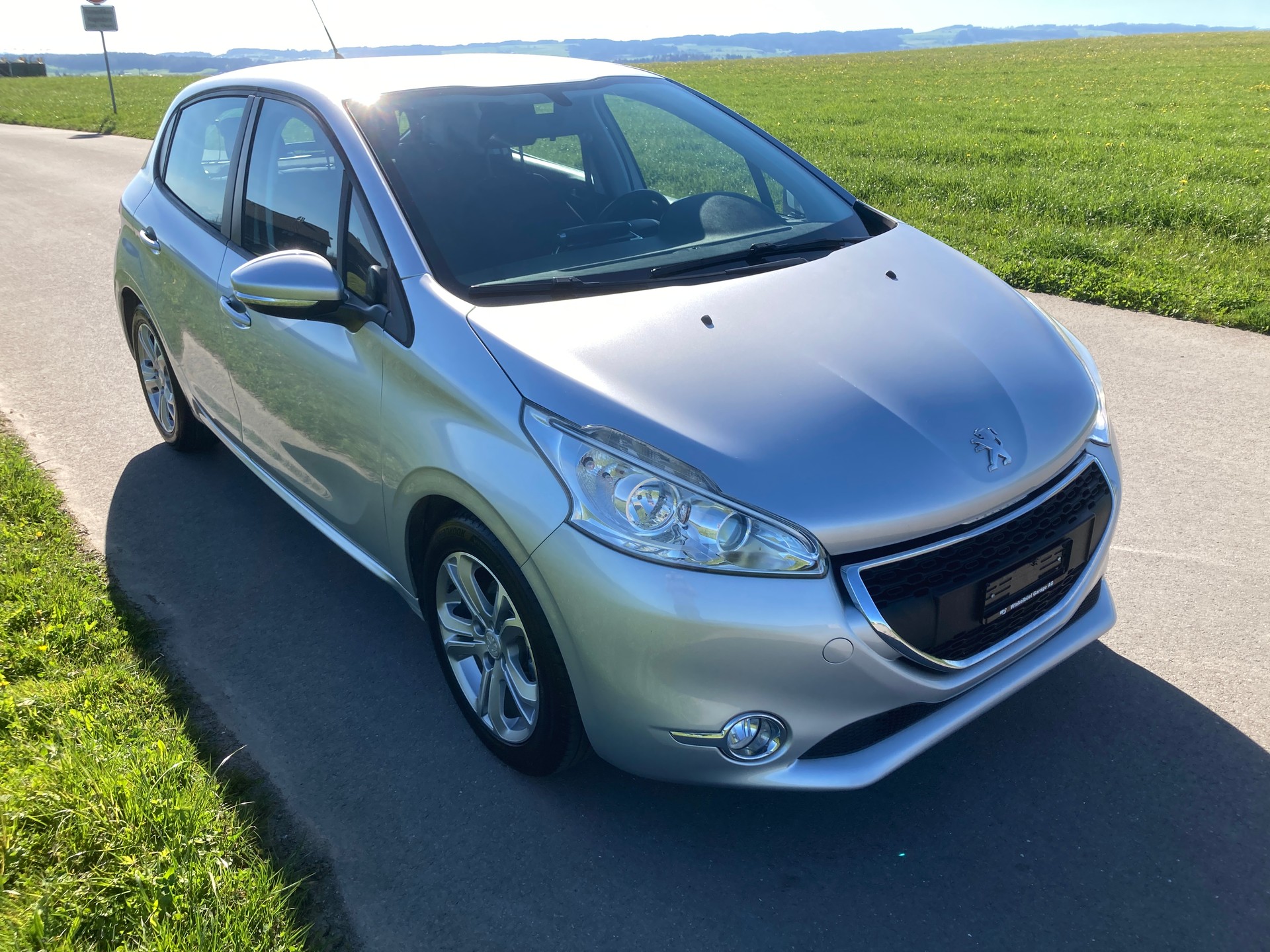 PEUGEOT 208 1.2 VTI Access-image-1