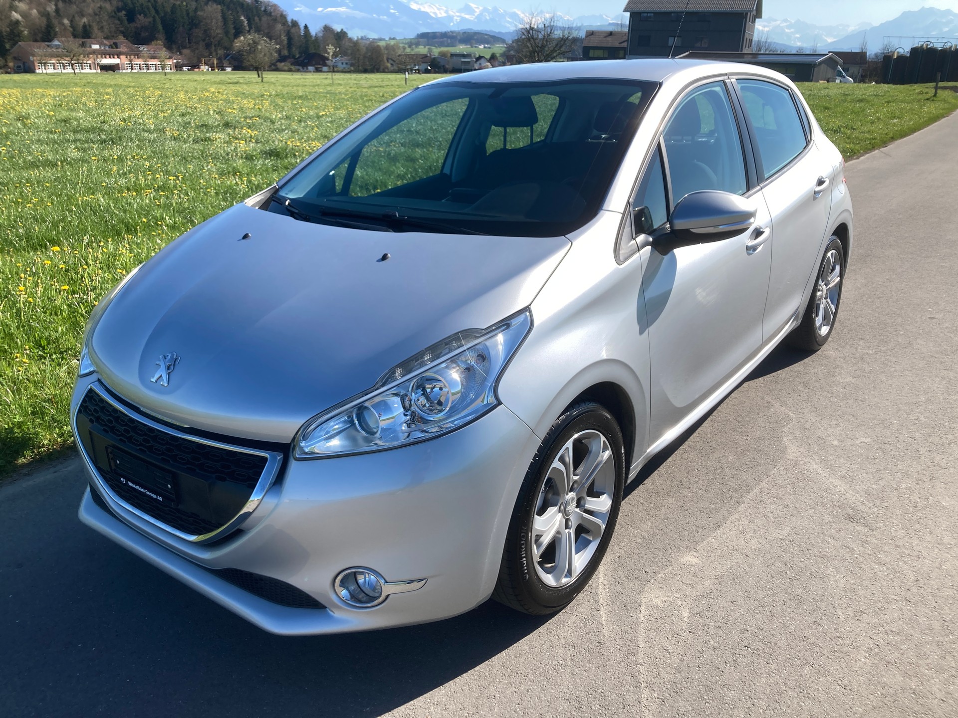 PEUGEOT 208 1.2 VTI Access-image-0