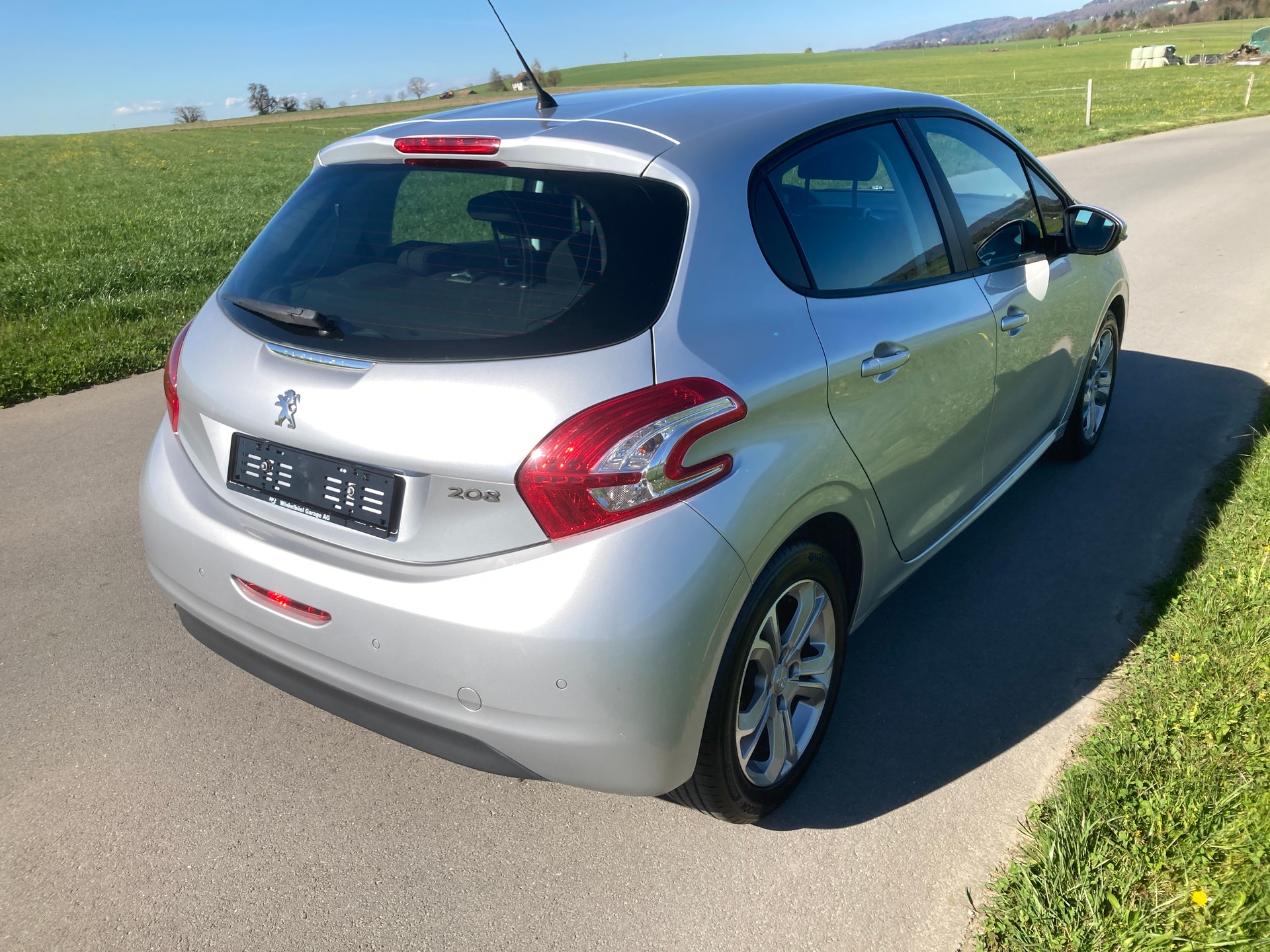 PEUGEOT 208 1.2 VTI Access-image-2