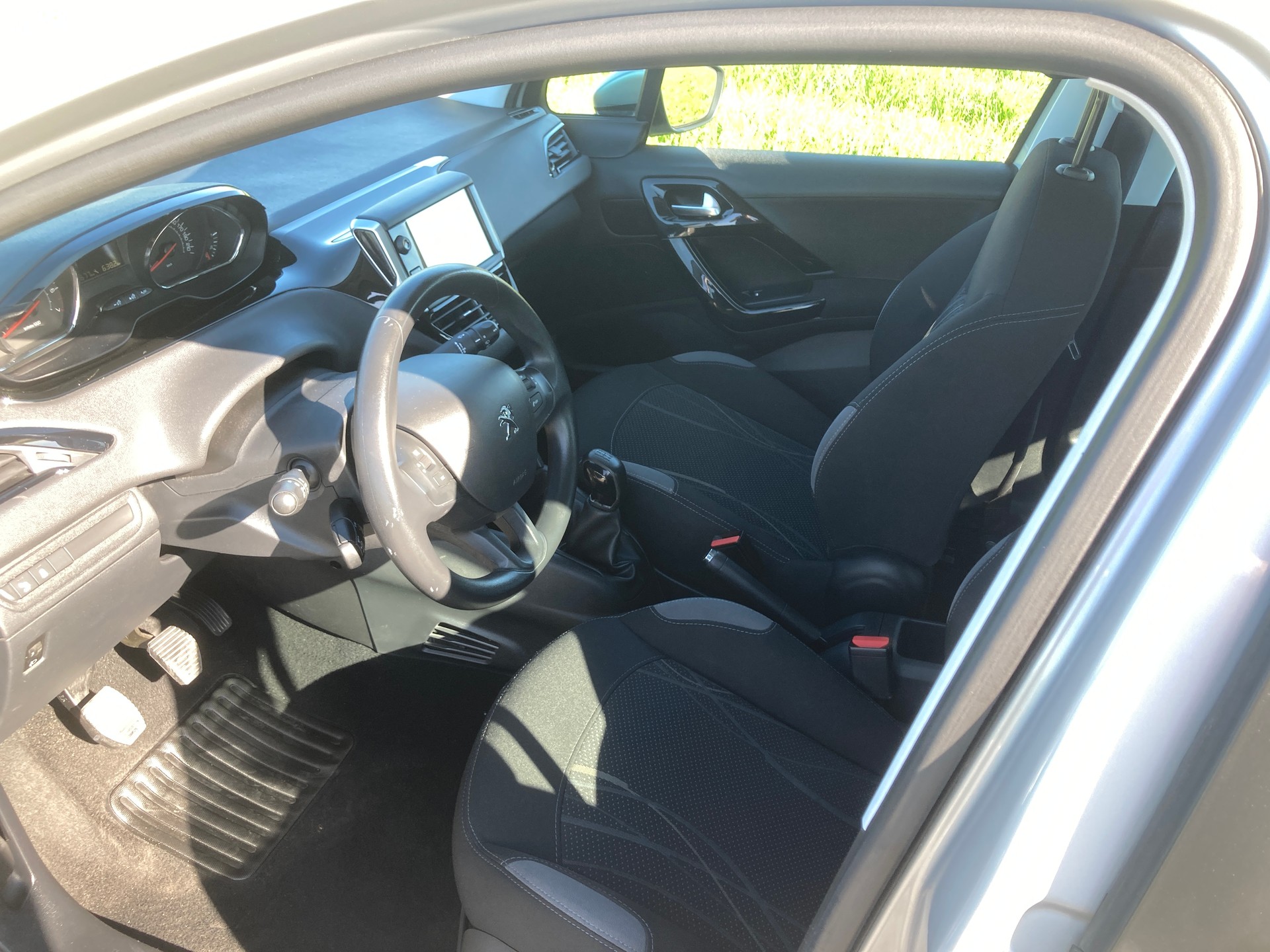 PEUGEOT 208 1.2 VTI Access-image-8