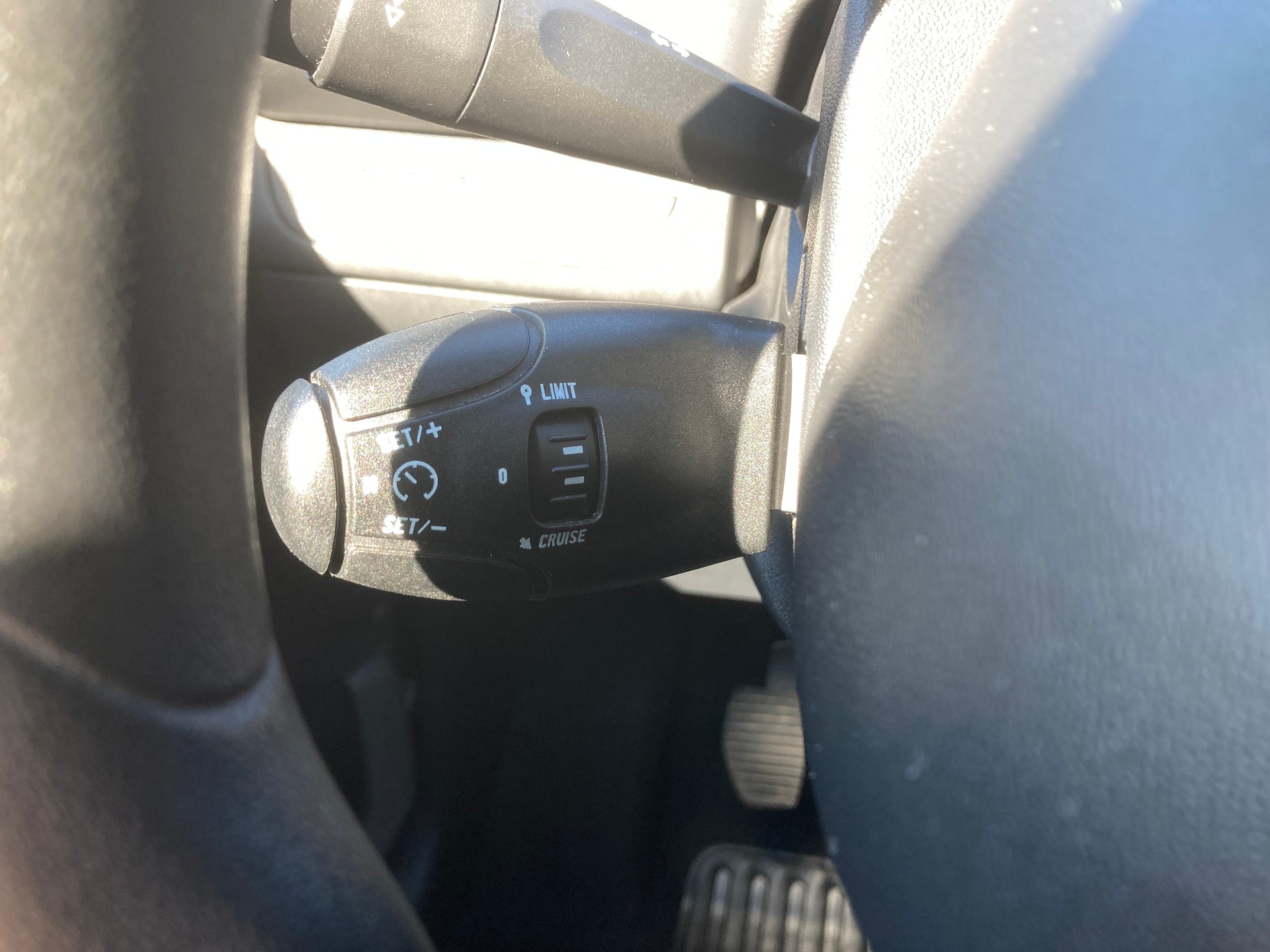 PEUGEOT 208 1.2 VTI Access-image-10