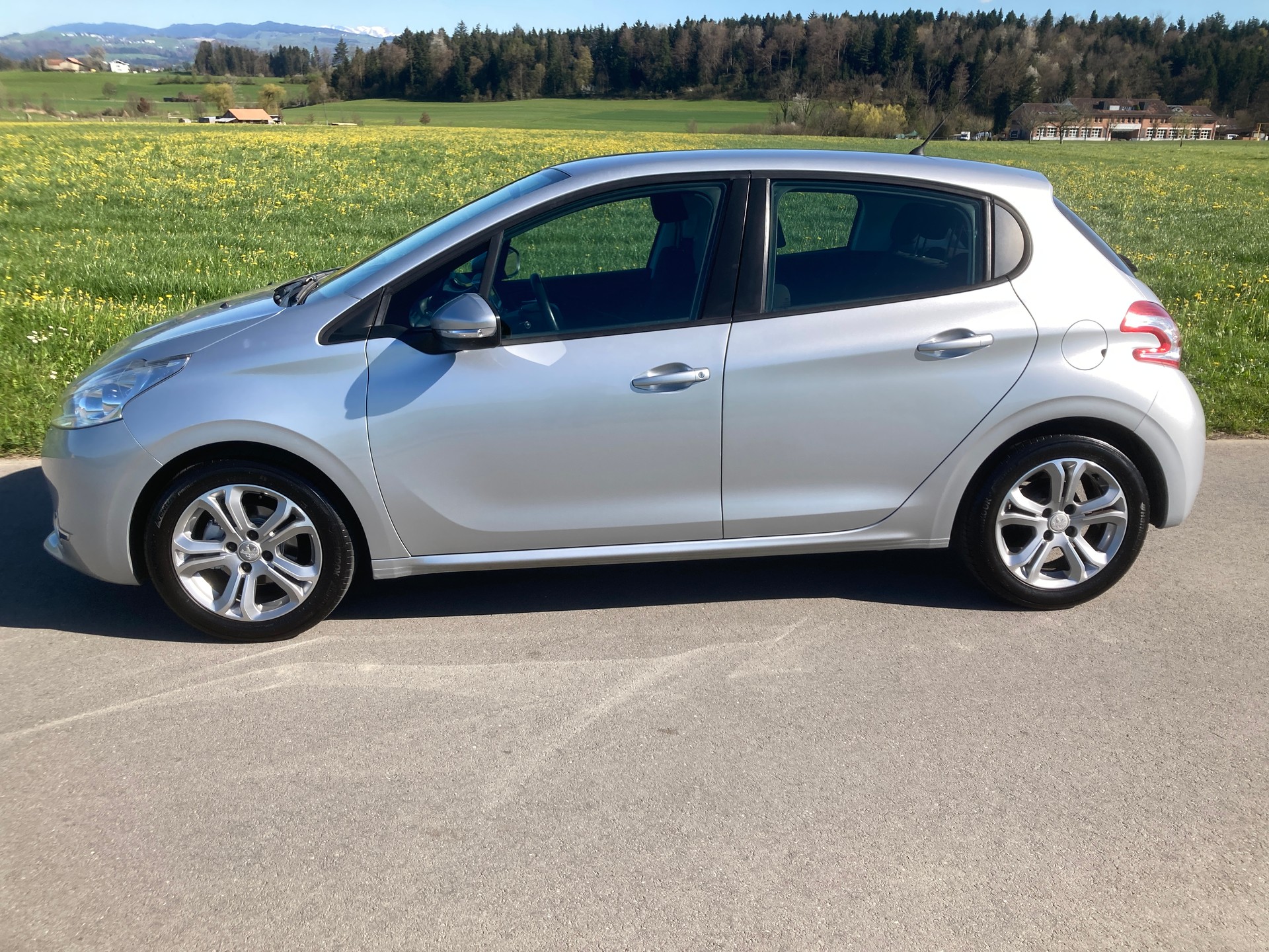 PEUGEOT 208 1.2 VTI Access-image-4