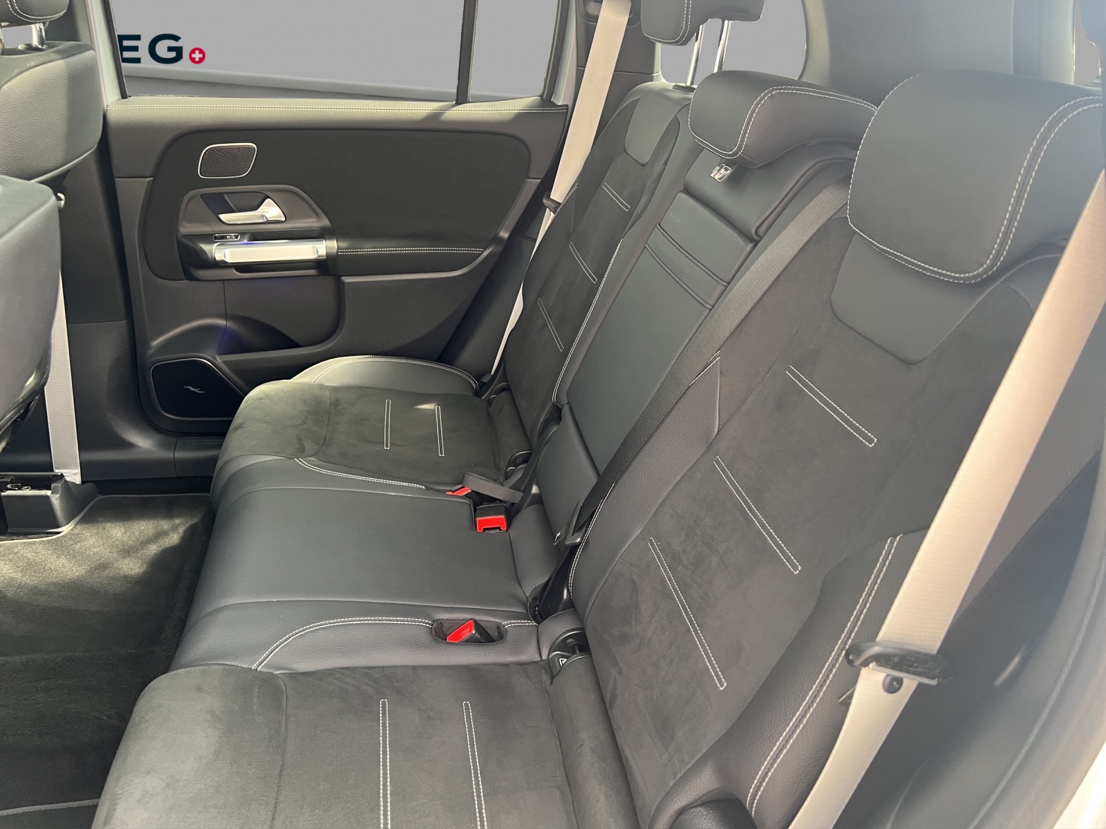 MERCEDES-BENZ GLB 220 4Matic 8G-Tronic-image-13