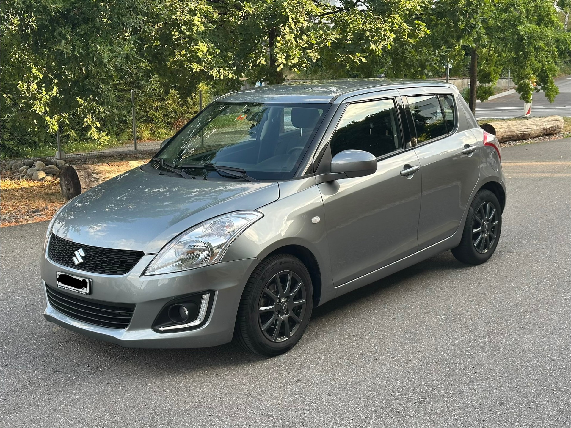 SUZUKI Swift 1.2i 16V GL Automatic-image-0