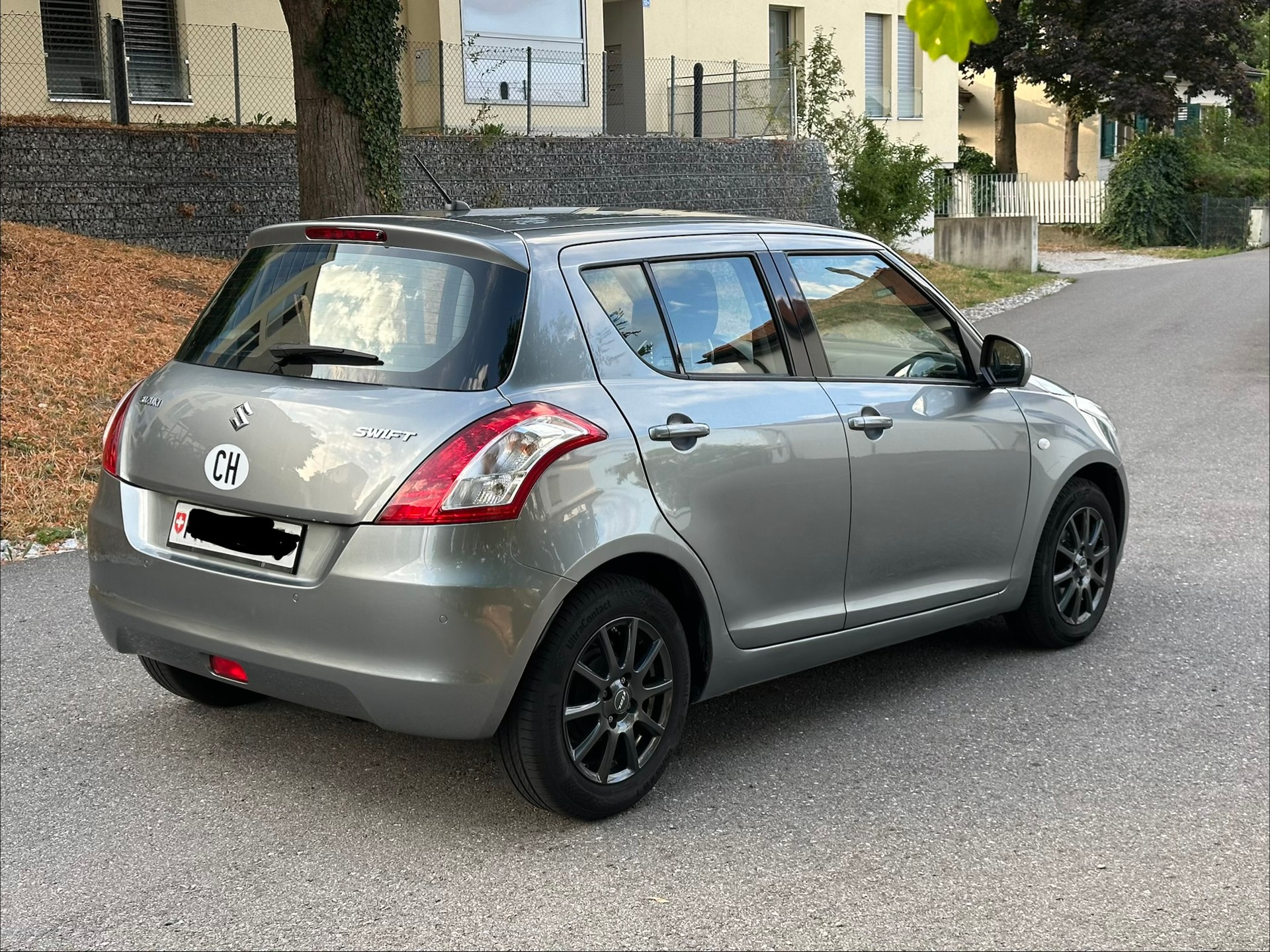 SUZUKI Swift 1.2i 16V GL Automatic-image-4