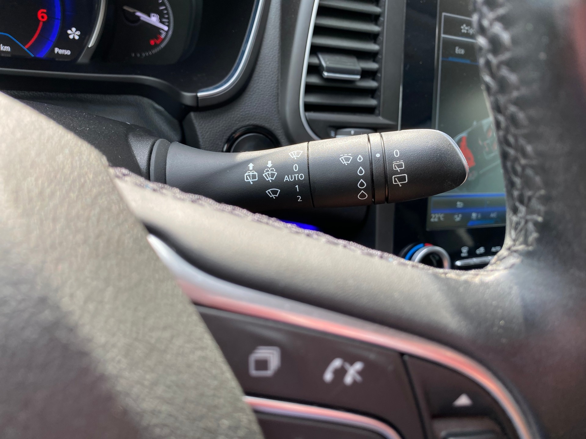 RENAULT Talisman Grandtour 1.6 TCe 90th Anniversary EDC-image-22