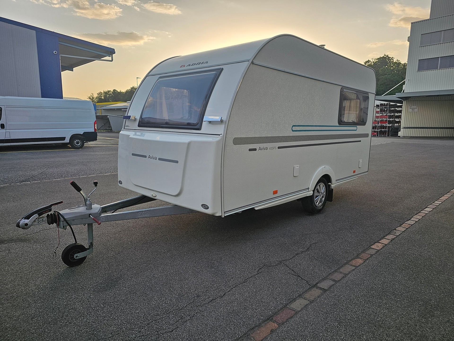 ADRIA Aviva E 400 PS-image-4
