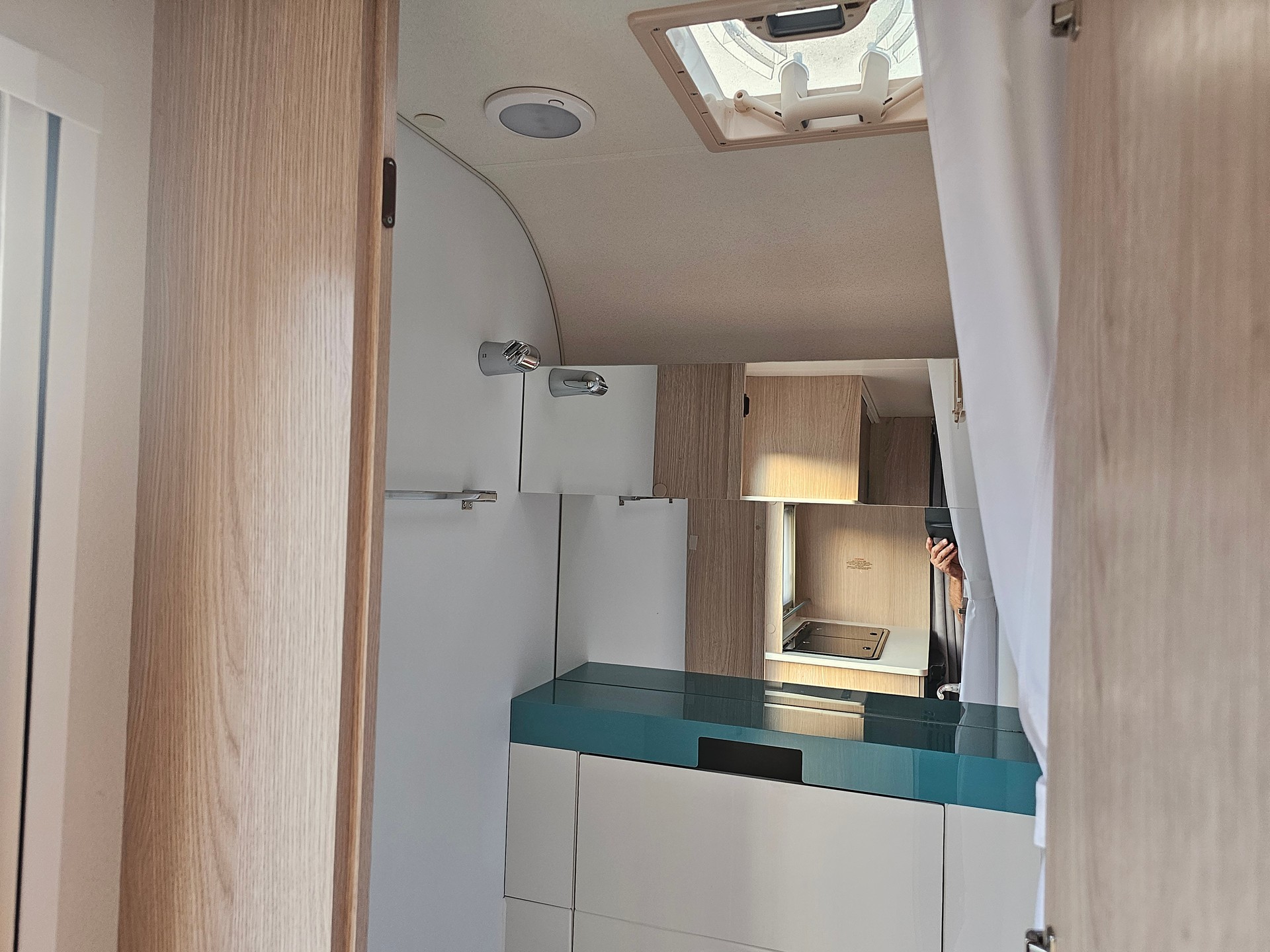 ADRIA Aviva E 400 PS-image-11