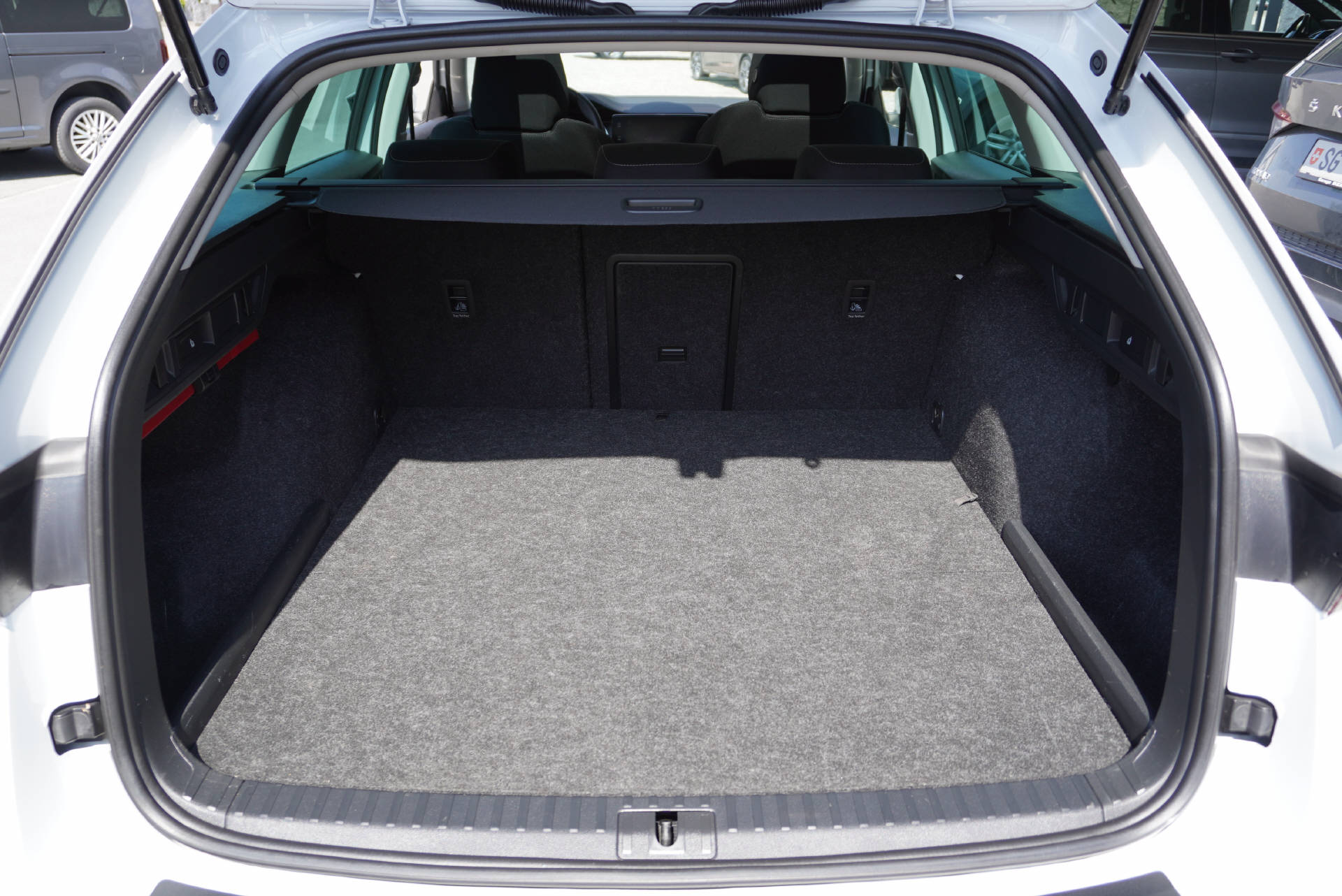 SKODA Octavia Combi 1.4 TSI PHEV Style DSG-image-15