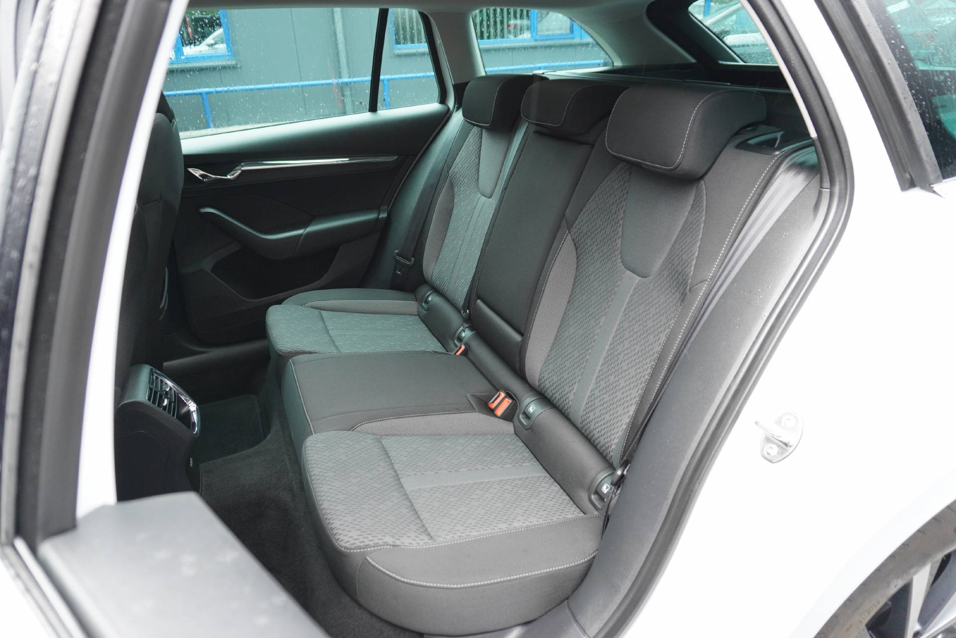SKODA Octavia Combi 1.4 TSI PHEV Style DSG-image-6