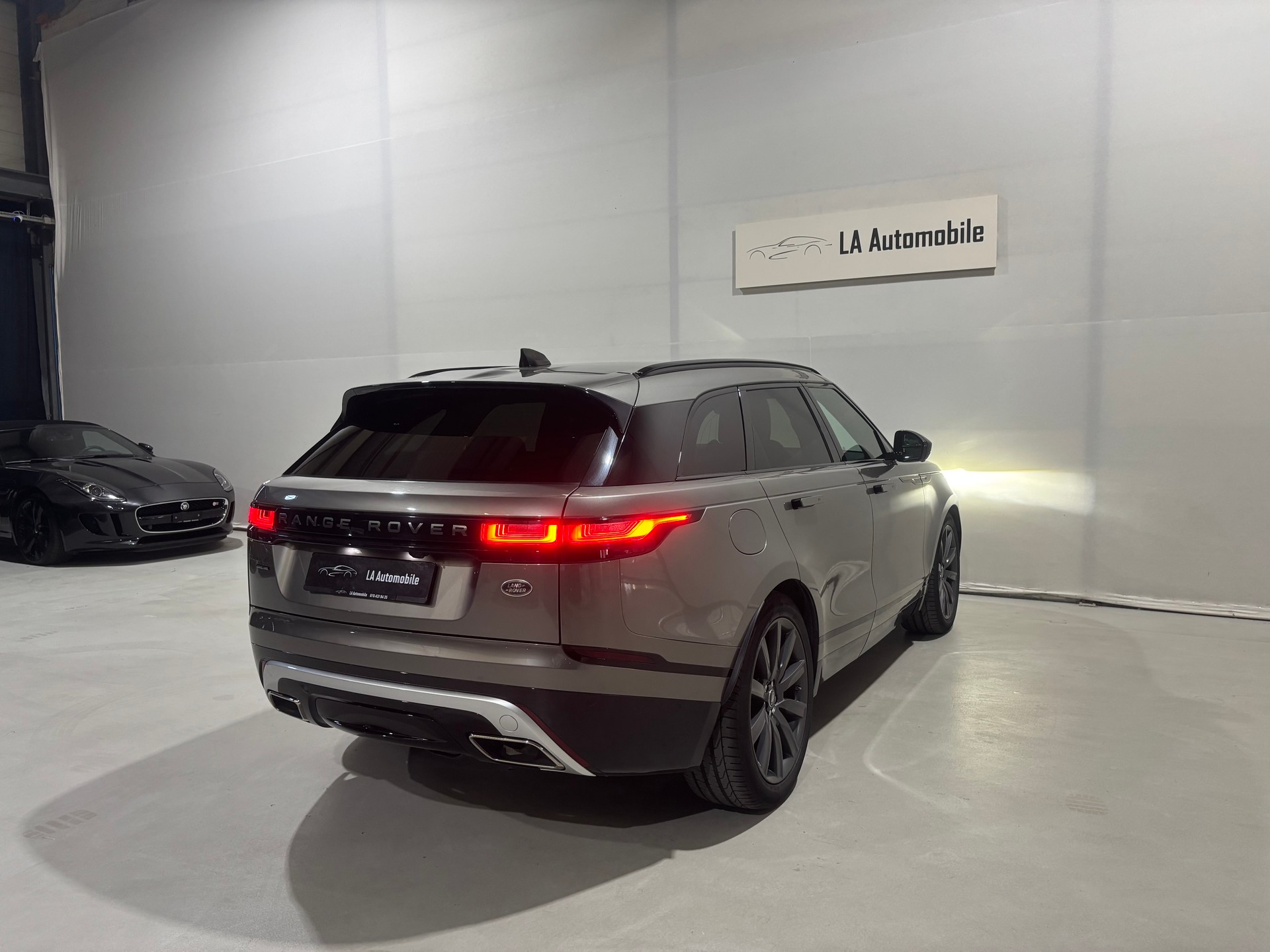 LAND ROVER Range Rover Velar R-Dynamic D 300 HSE Automatic-image-9