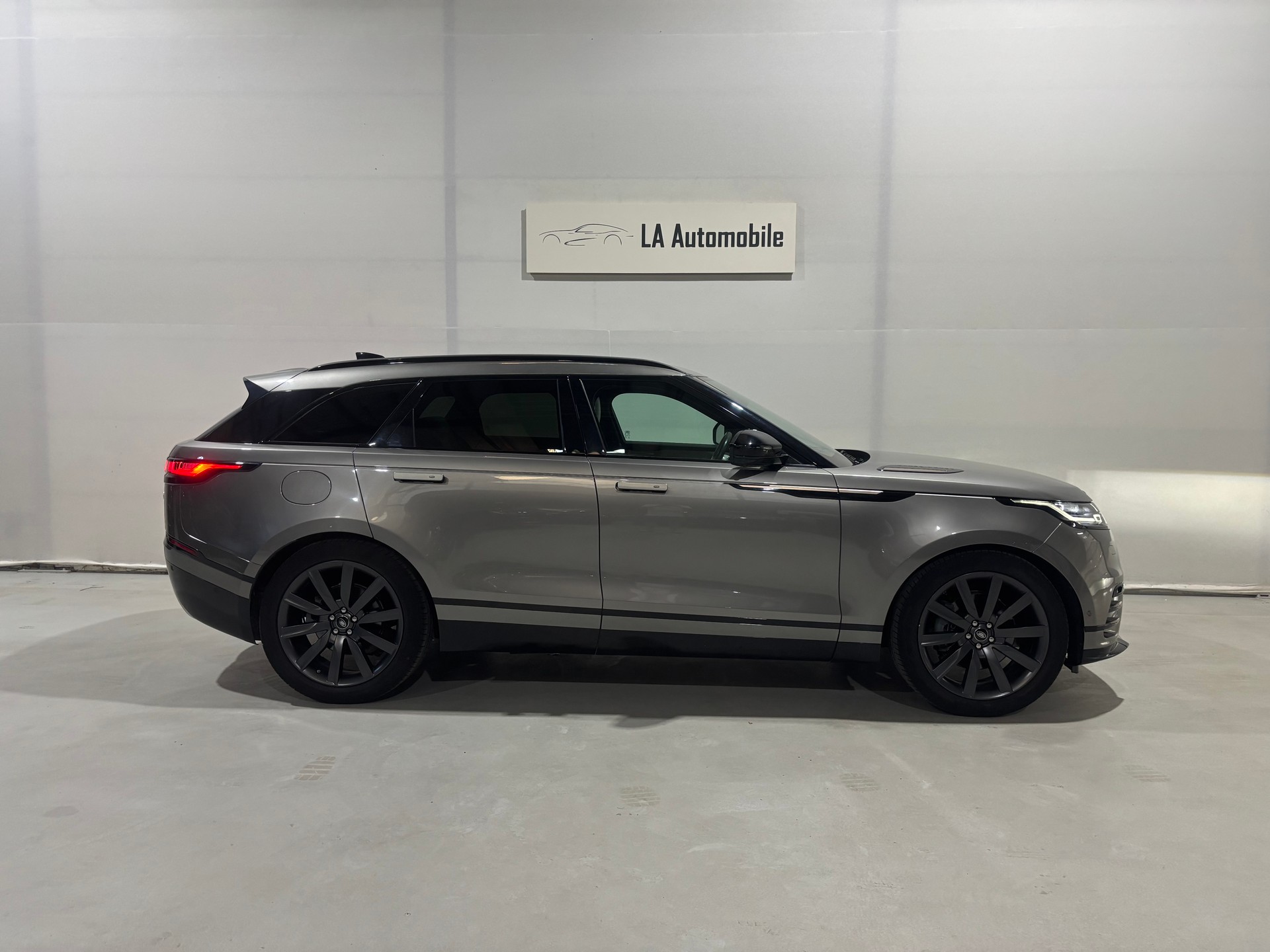 LAND ROVER Range Rover Velar R-Dynamic D 300 HSE Automatic-image-6