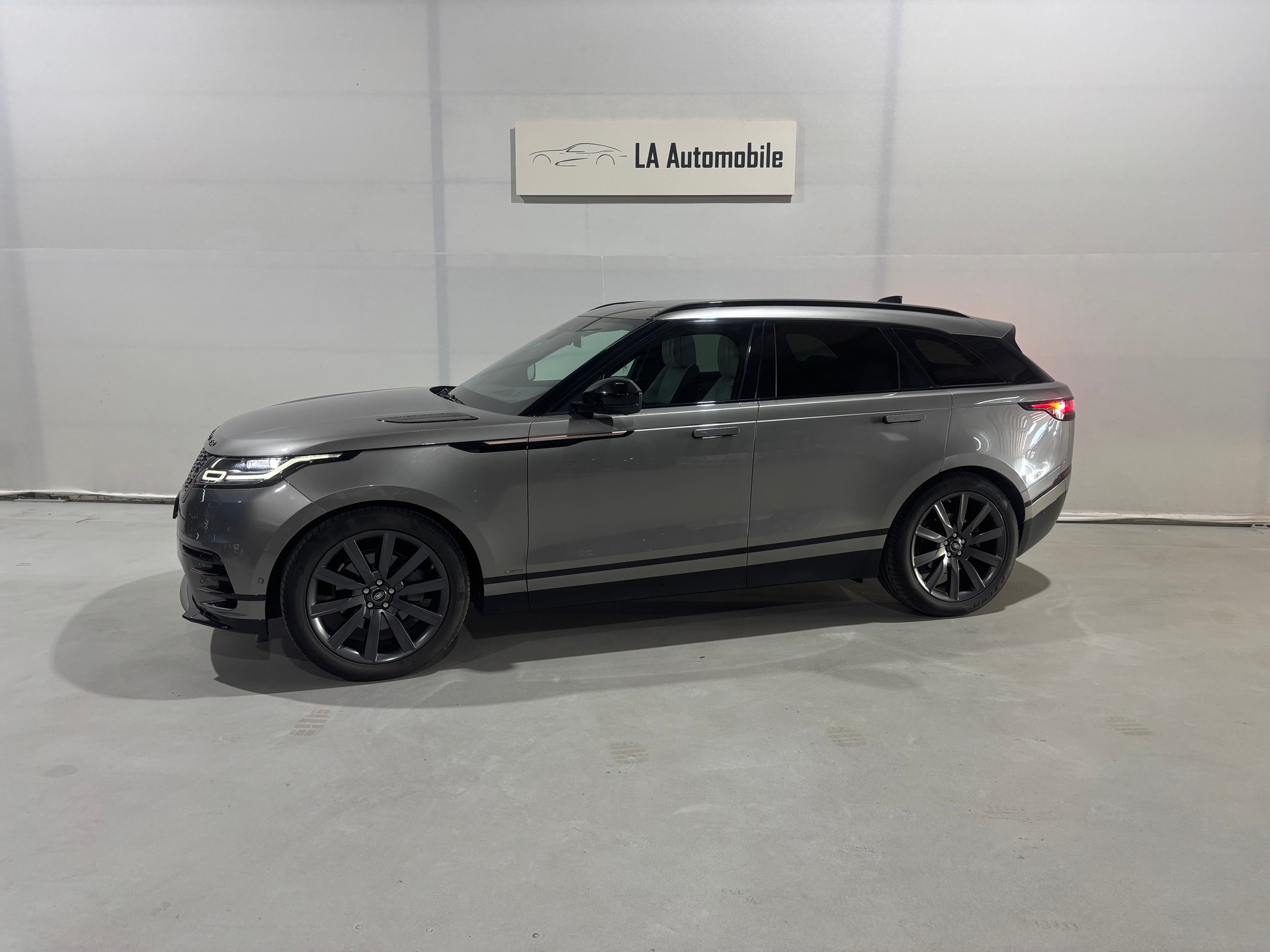 LAND ROVER Range Rover Velar R-Dynamic D 300 HSE Automatic-image-1