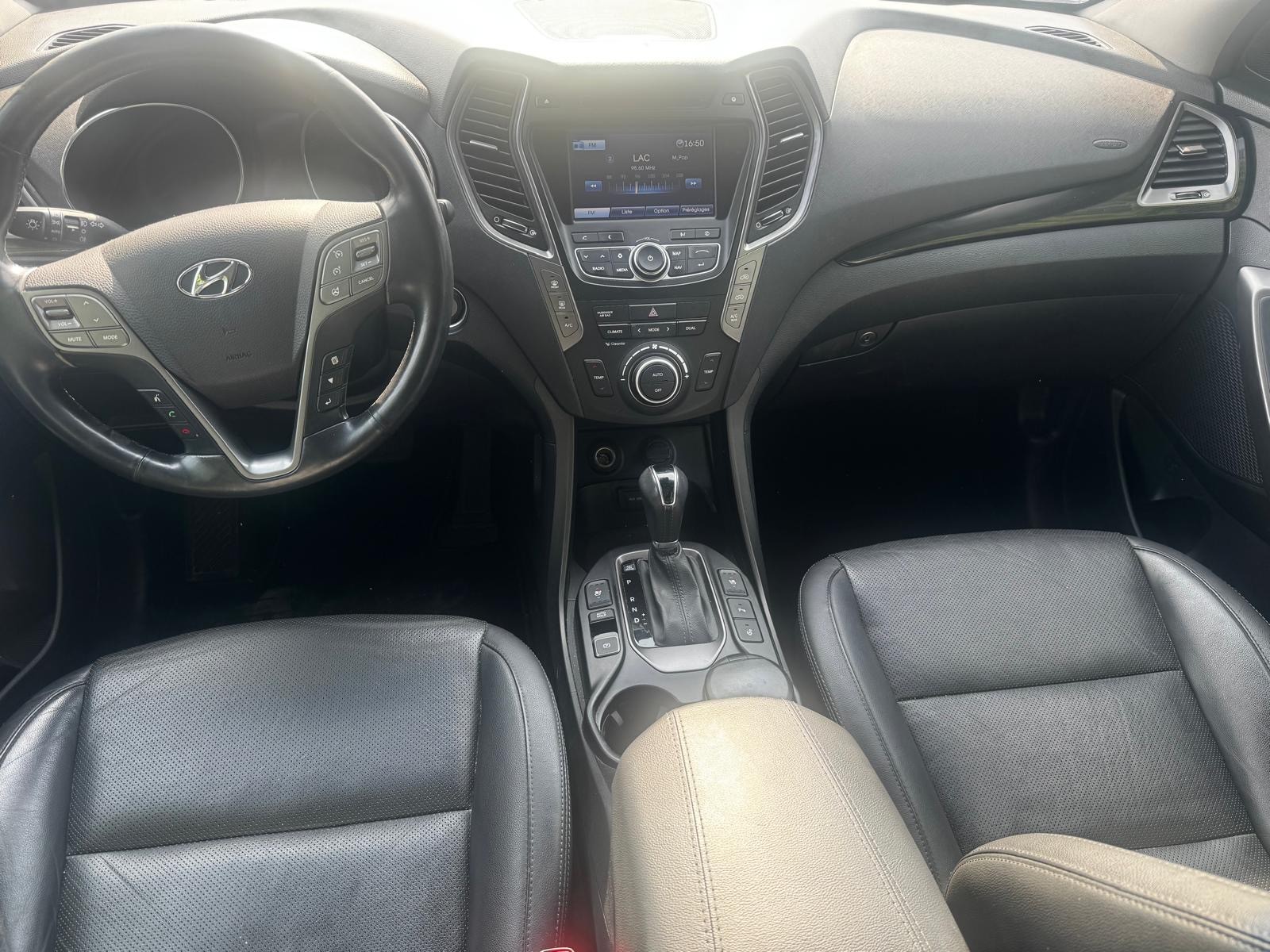 HYUNDAI Santa Fe 2.2 CRDI Style 4WD Automatic-image-6