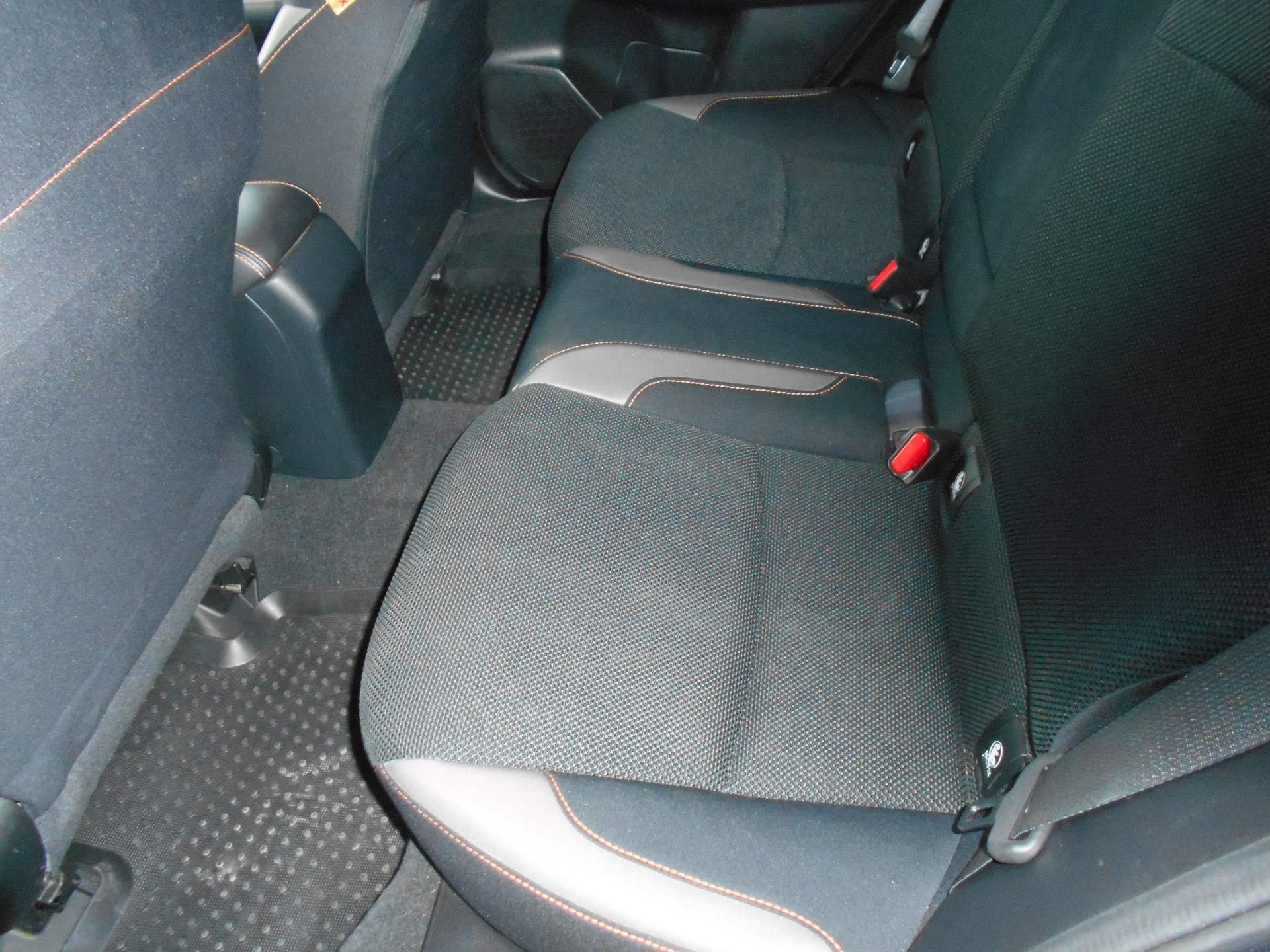 SUBARU XV 2.0 Swiss Two AWD CVT-image-10