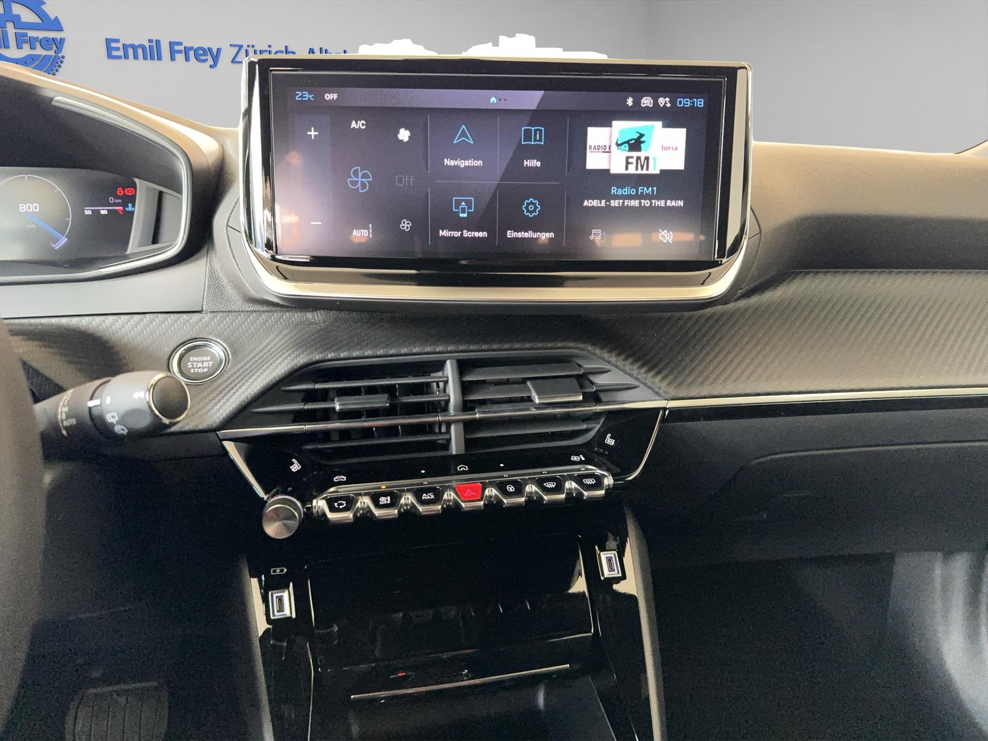 PEUGEOT 2008 1.2 Hybrid Allure Premium-image-9