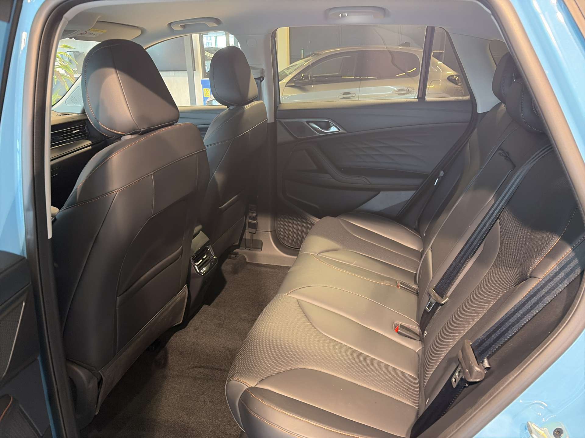 MG HS 1.5 T Hybrid+ Luxury 224PS Automat-image-6