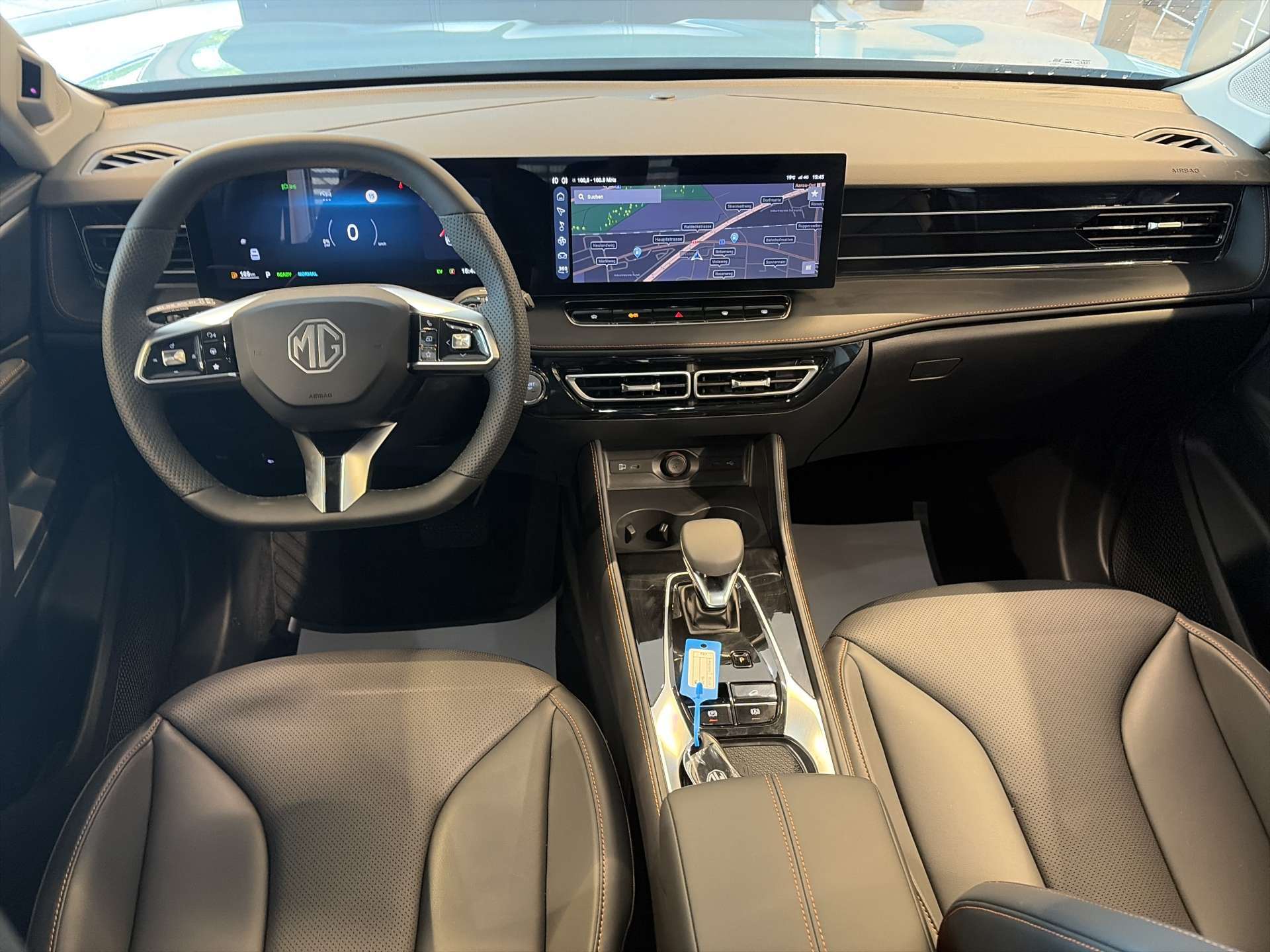 MG HS 1.5 T Hybrid+ Luxury 224PS Automat-image-14