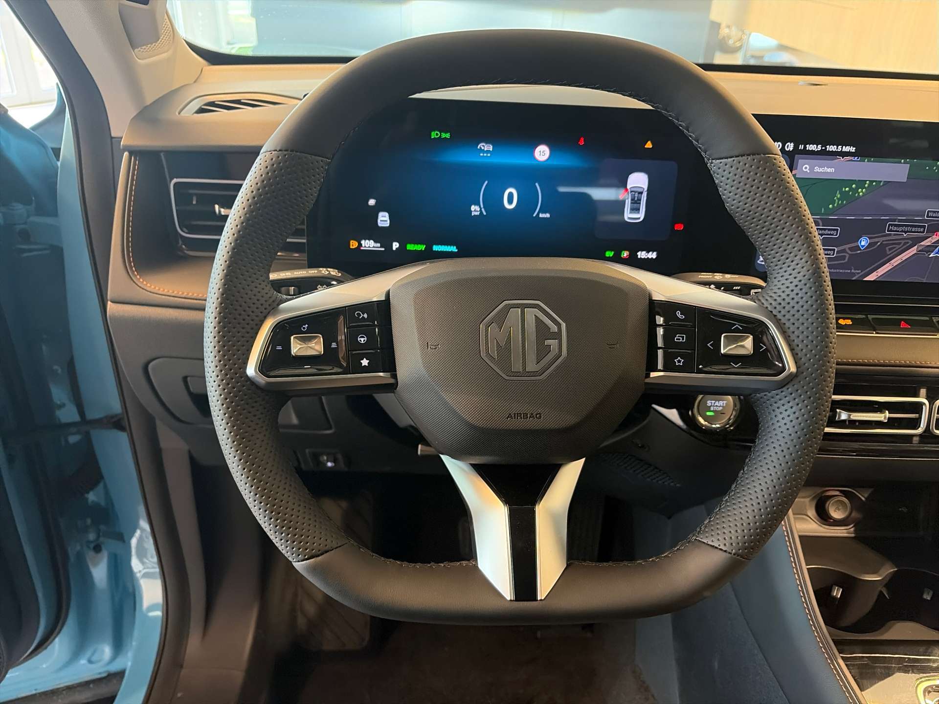MG HS 1.5 T Hybrid+ Luxury 224PS Automat-image-15