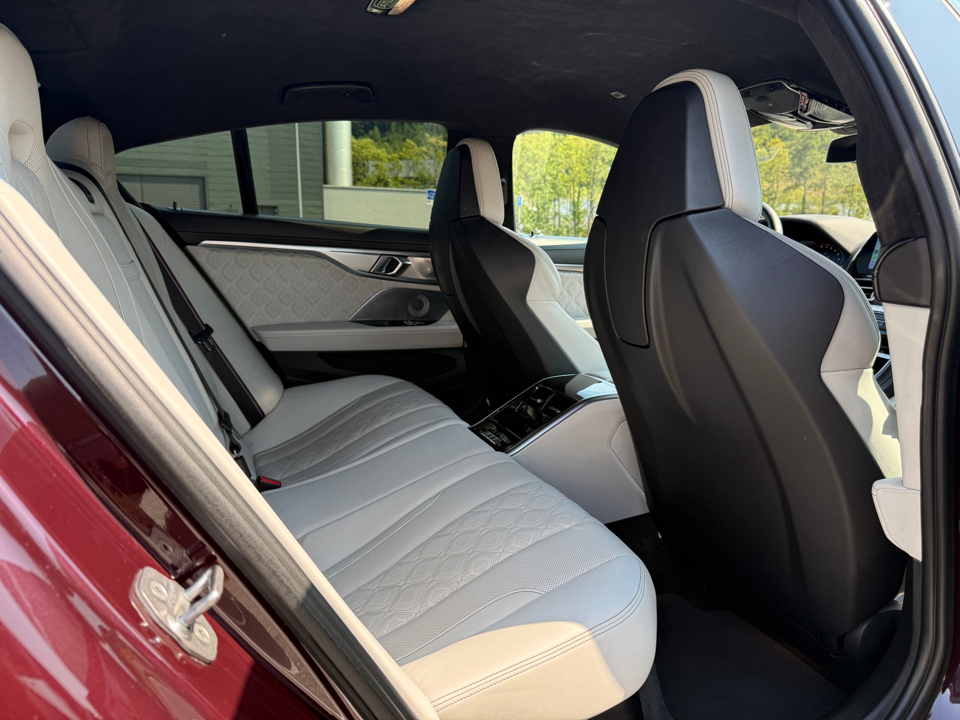 BMW M8 xDrive M Competition Steptronic-image-14