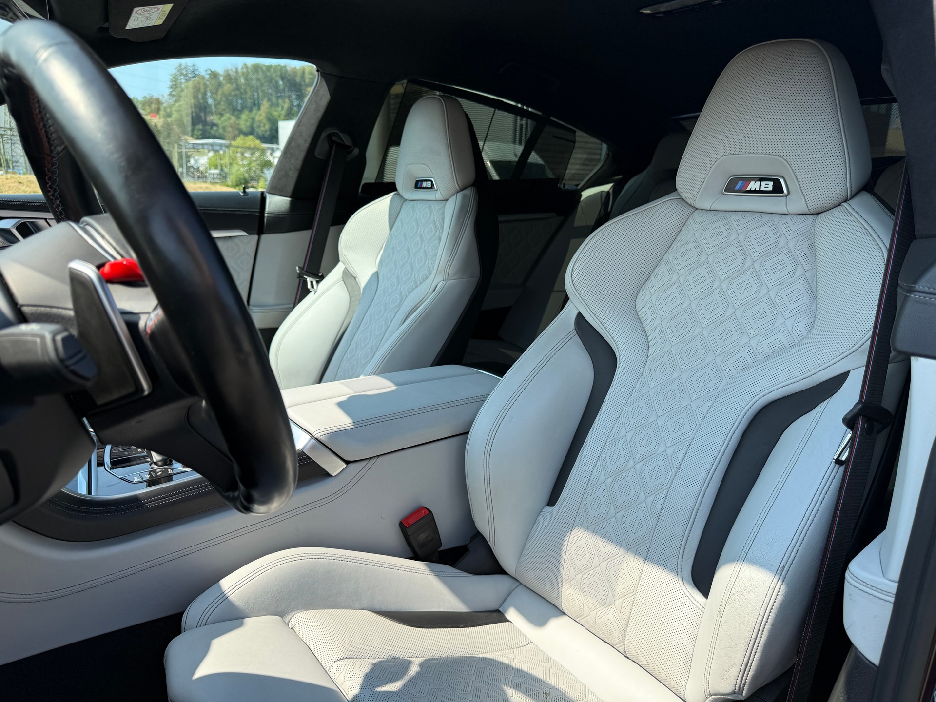 BMW M8 xDrive M Competition Steptronic-image-9