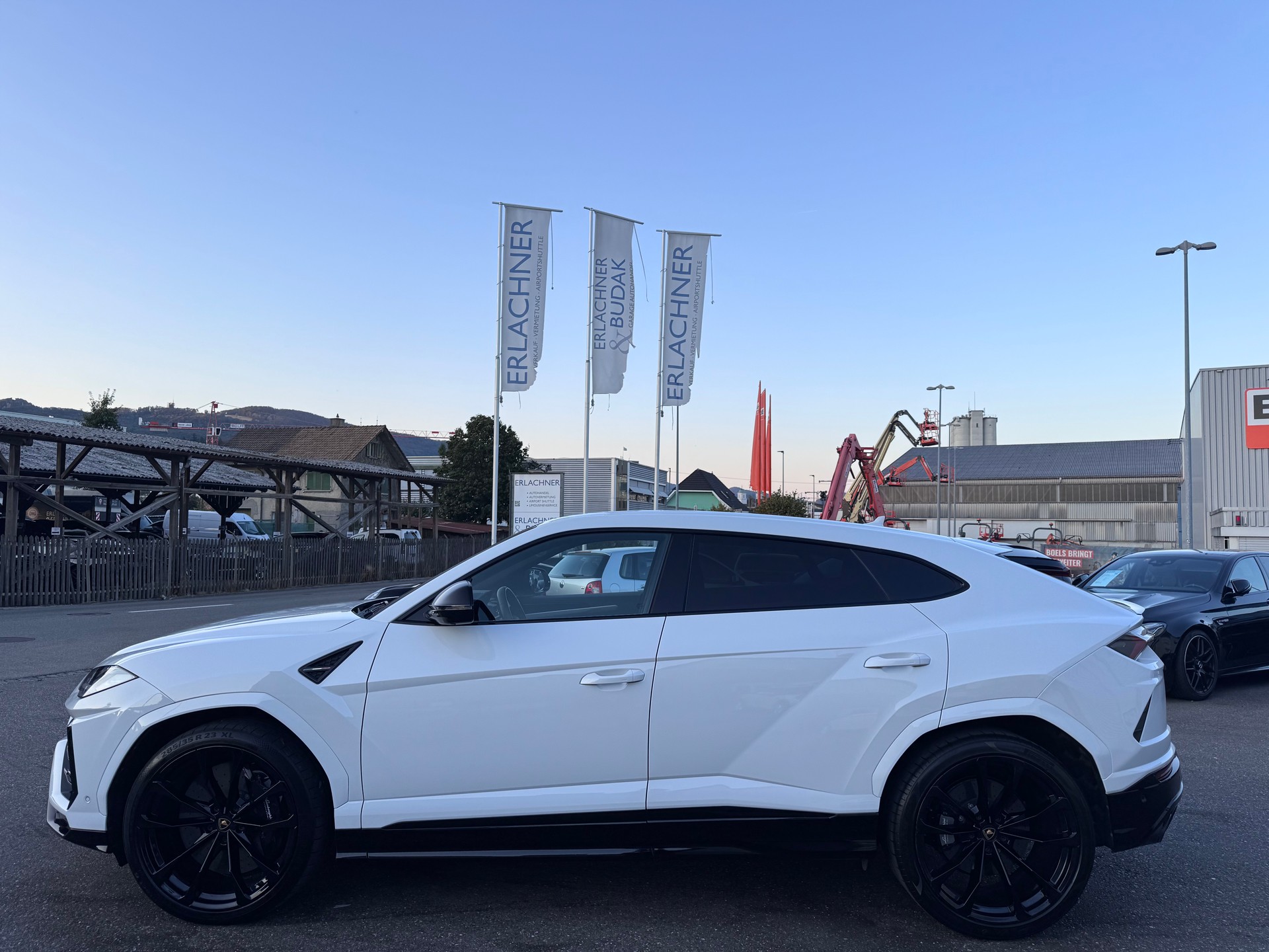 LAMBORGHINI Urus E-Gear-image-2