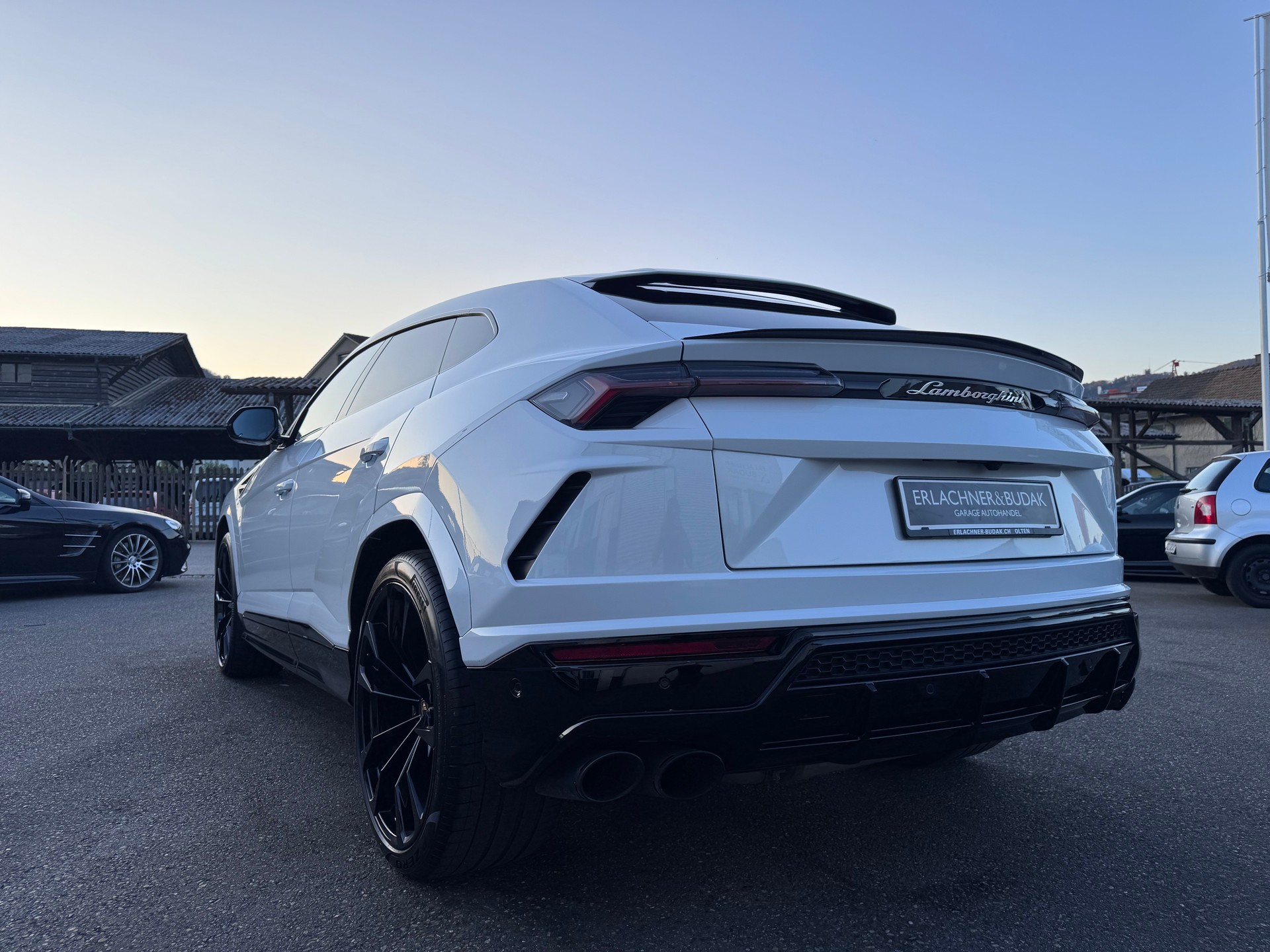 LAMBORGHINI Urus E-Gear-image-3