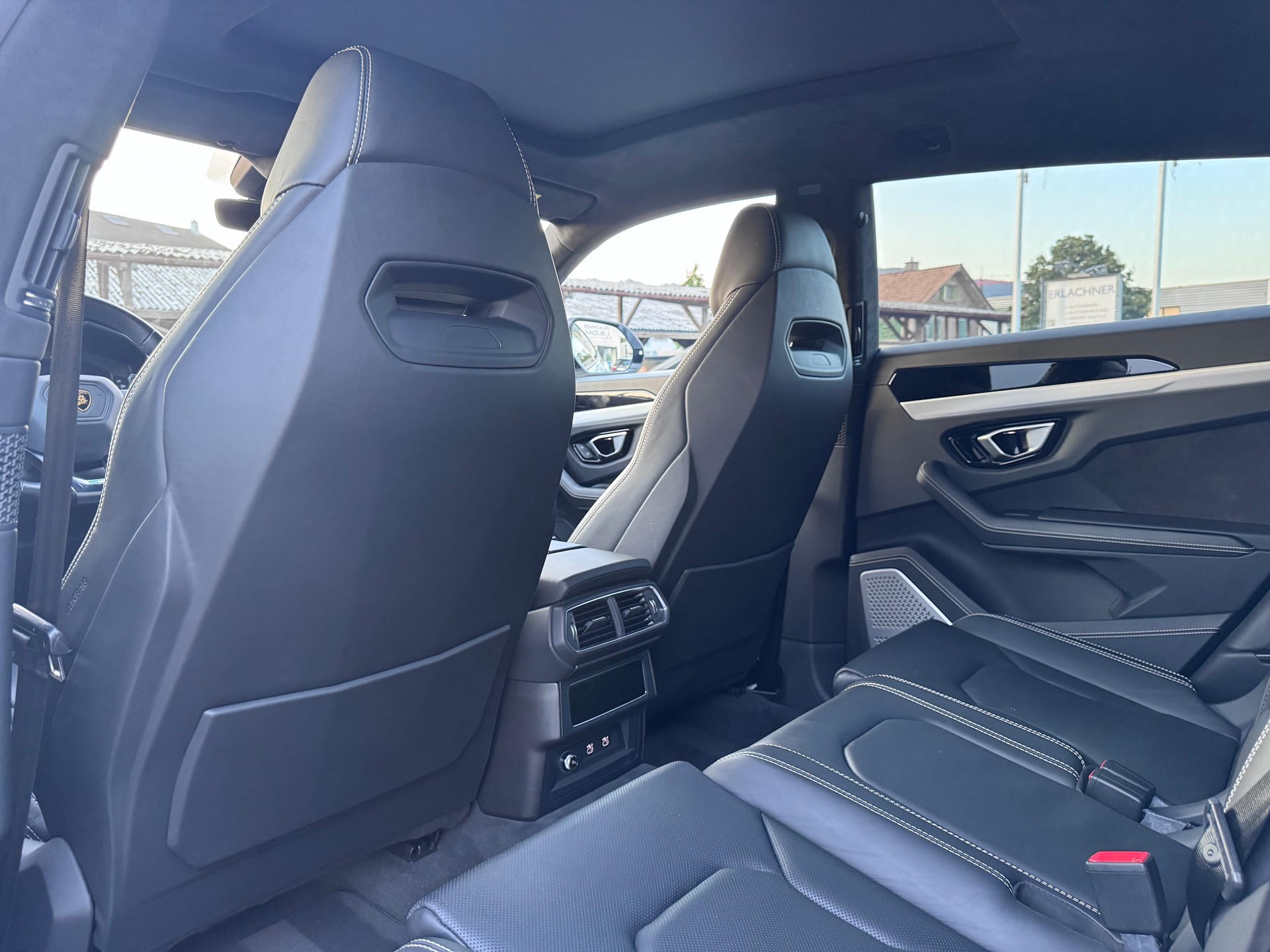 LAMBORGHINI Urus E-Gear-image-7