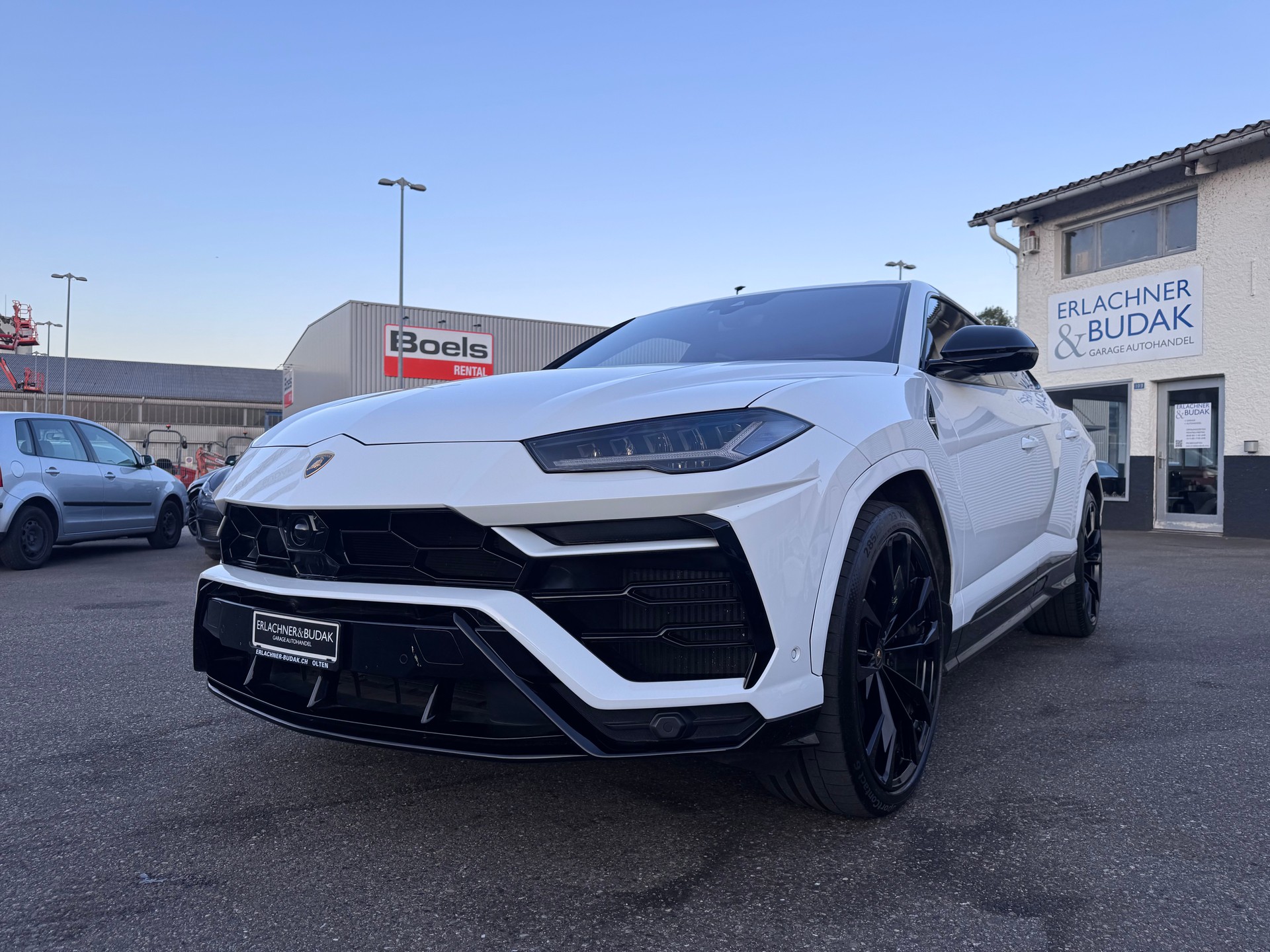 LAMBORGHINI Urus E-Gear-image-1