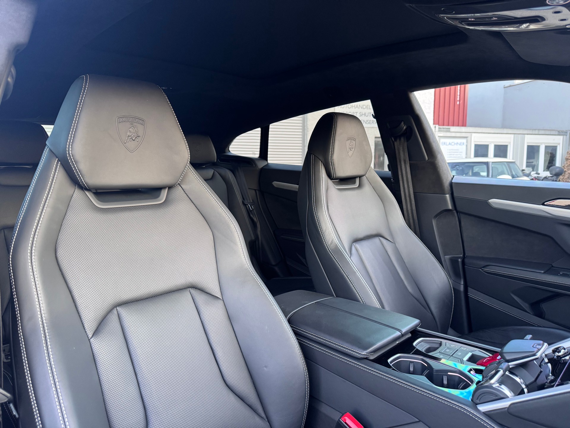 LAMBORGHINI Urus E-Gear-image-16