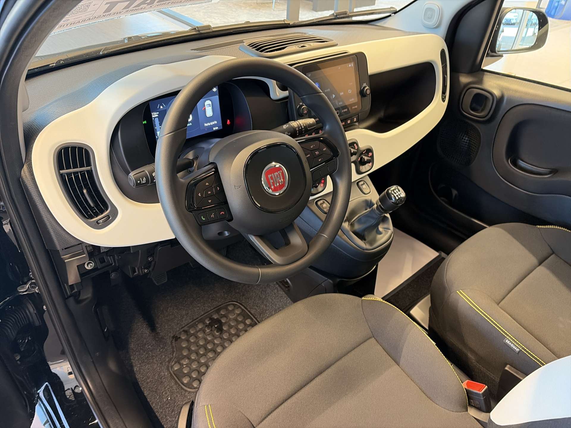 FIAT Panda Pandina Cross 1.0 MHEV-image-5