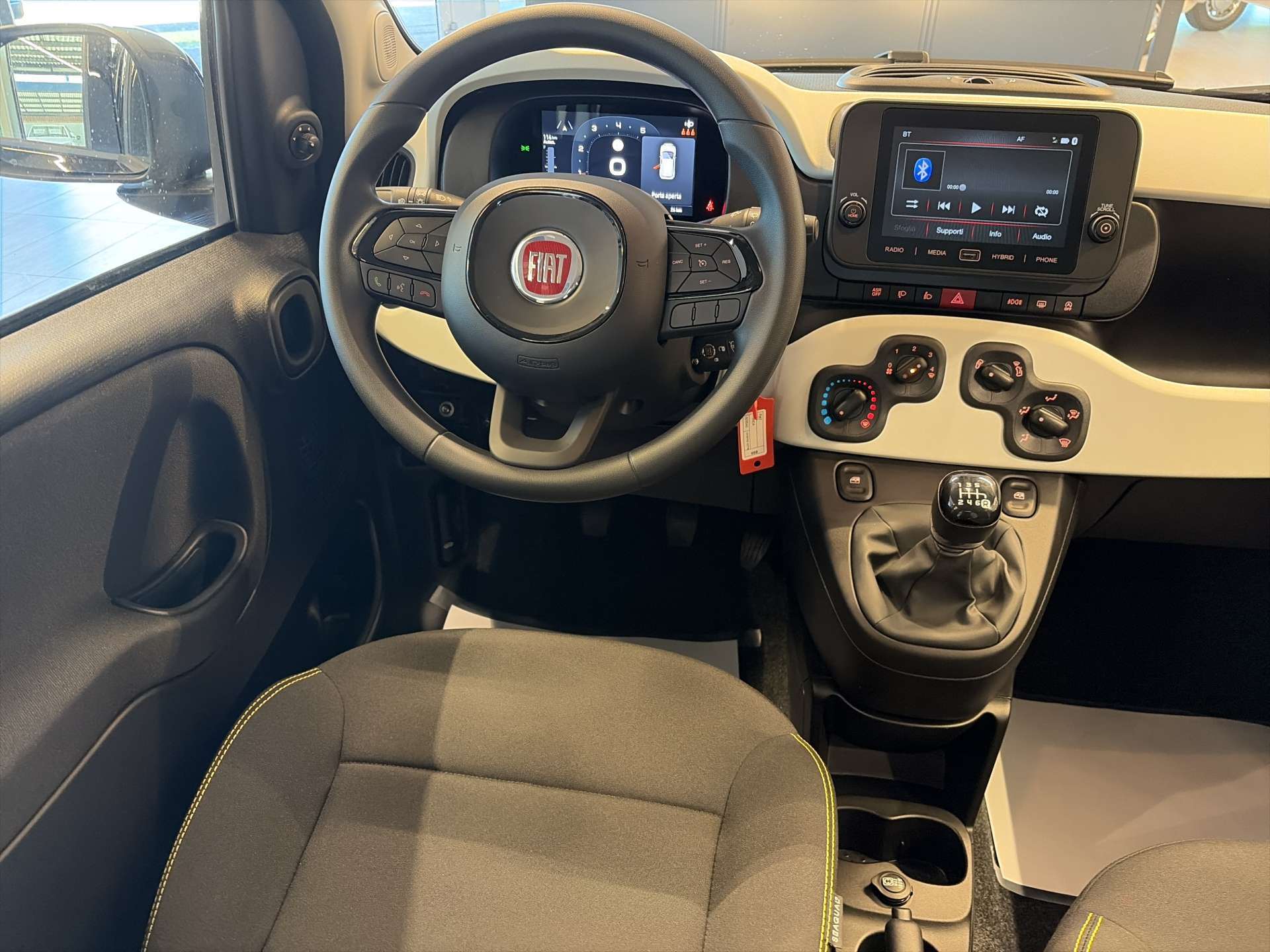 FIAT Panda Pandina Cross 1.0 MHEV-image-4