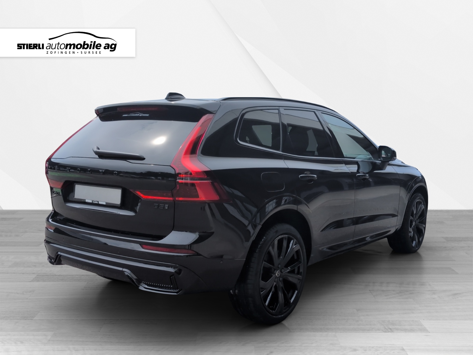 VOLVO XC60 2.0 B5 MH Black Edition AWD-image-4