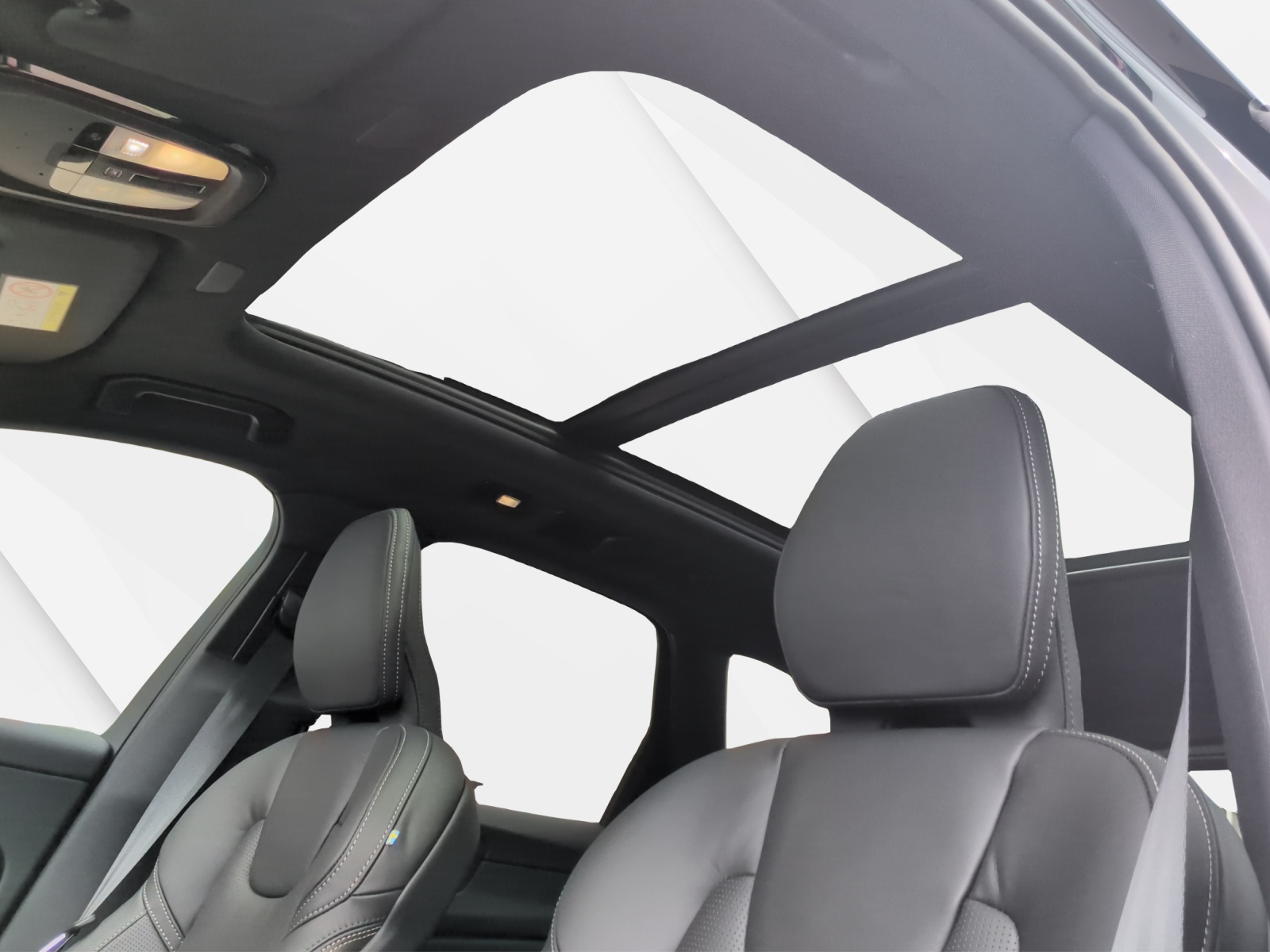 VOLVO XC60 2.0 B5 MH Black Edition AWD-image-18