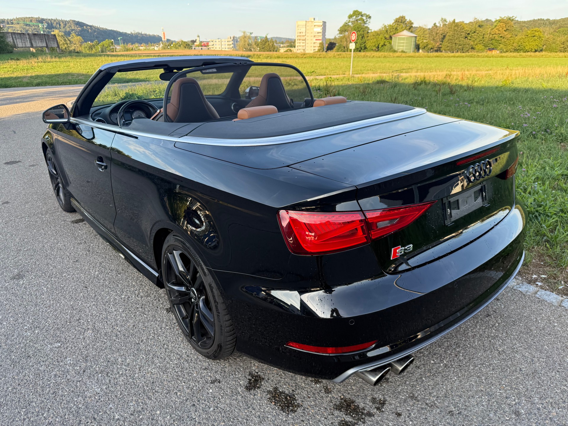 AUDI S3 Cabrio 2.0 TFSI quattro S-tronic-image-19