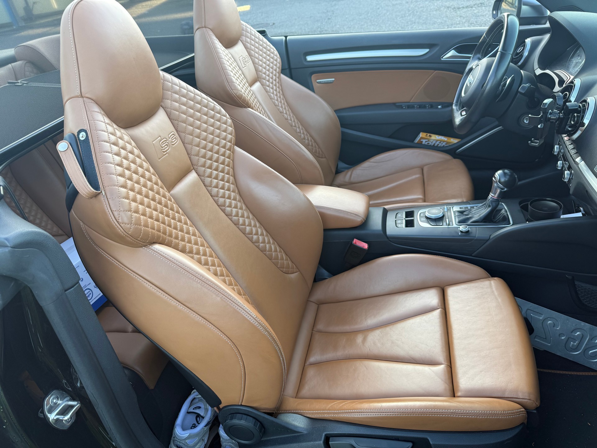 AUDI S3 Cabrio 2.0 TFSI quattro S-tronic-image-22