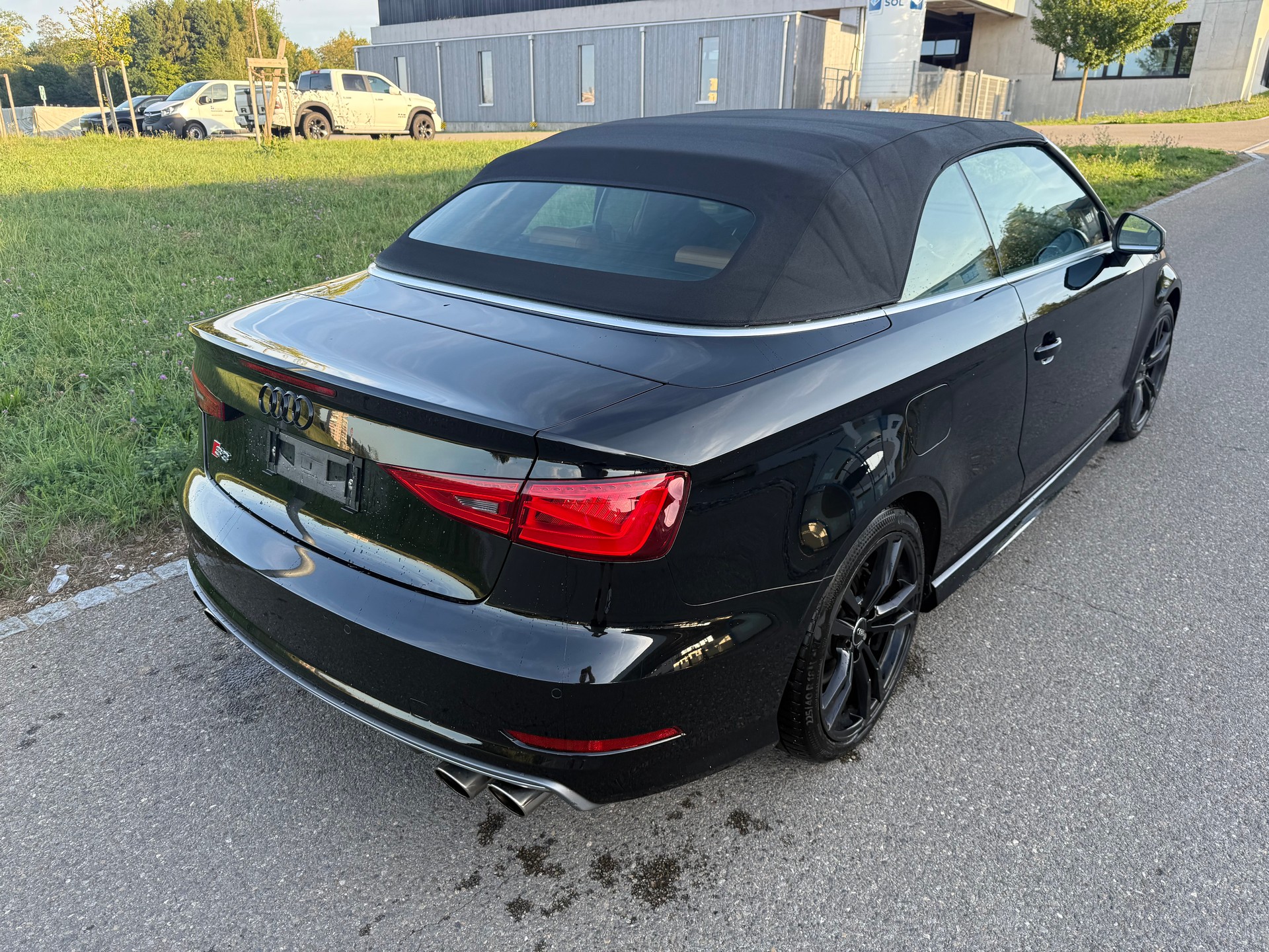AUDI S3 Cabrio 2.0 TFSI quattro S-tronic-image-8