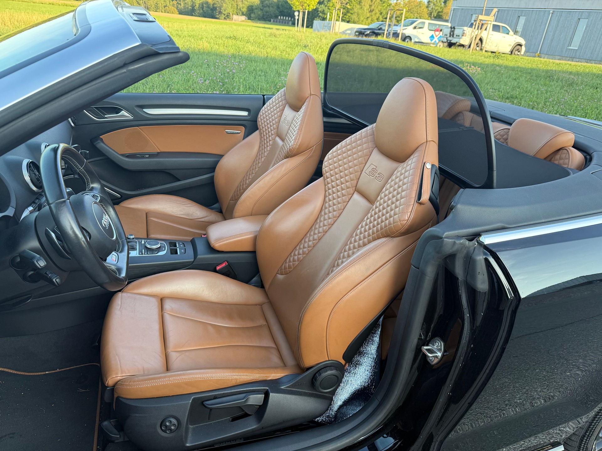 AUDI S3 Cabrio 2.0 TFSI quattro S-tronic-image-18