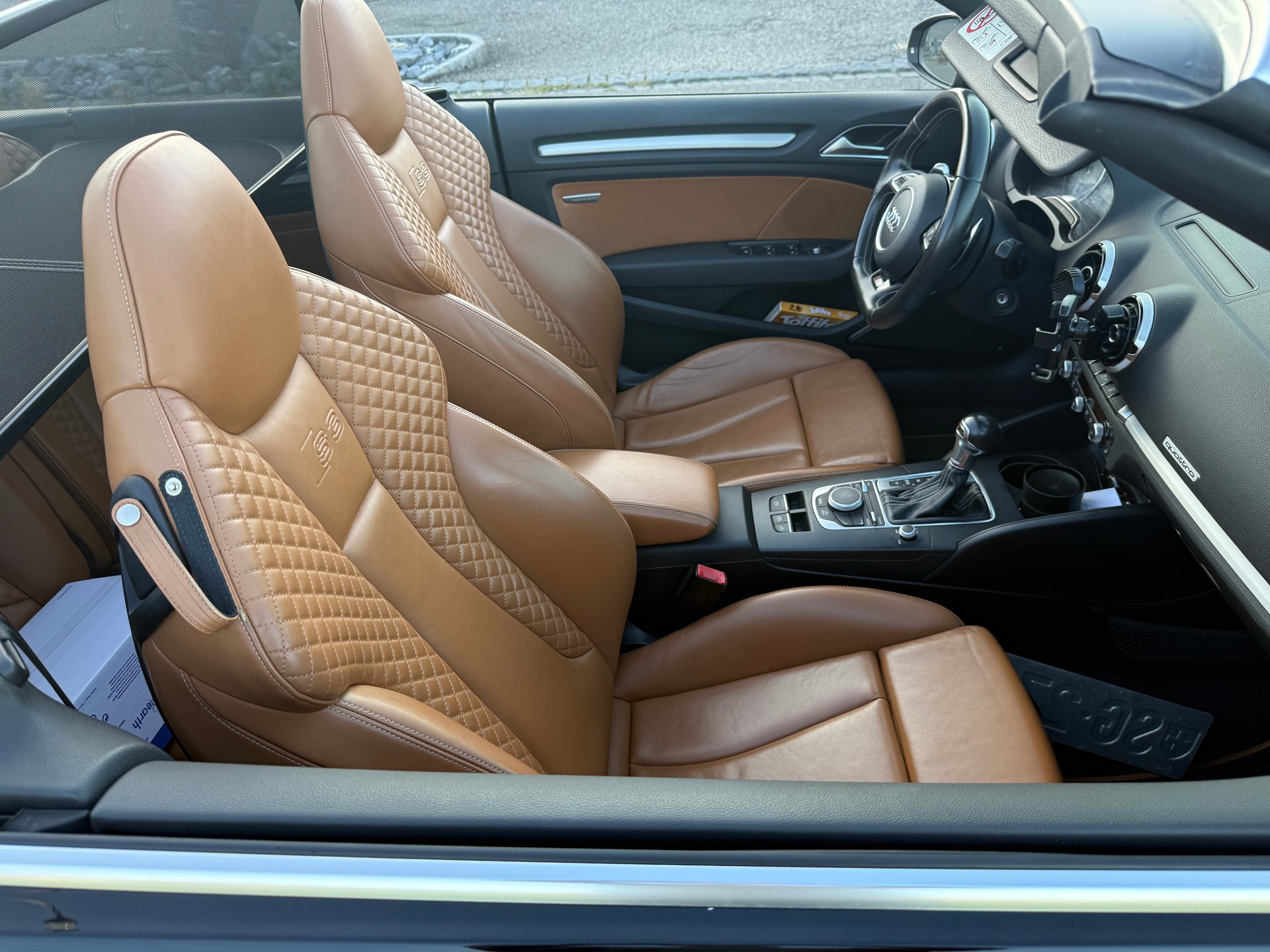 AUDI S3 Cabrio 2.0 TFSI quattro S-tronic-image-11