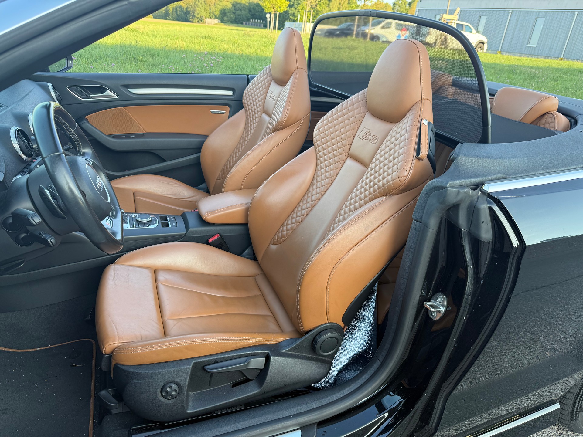 AUDI S3 Cabrio 2.0 TFSI quattro S-tronic-image-10