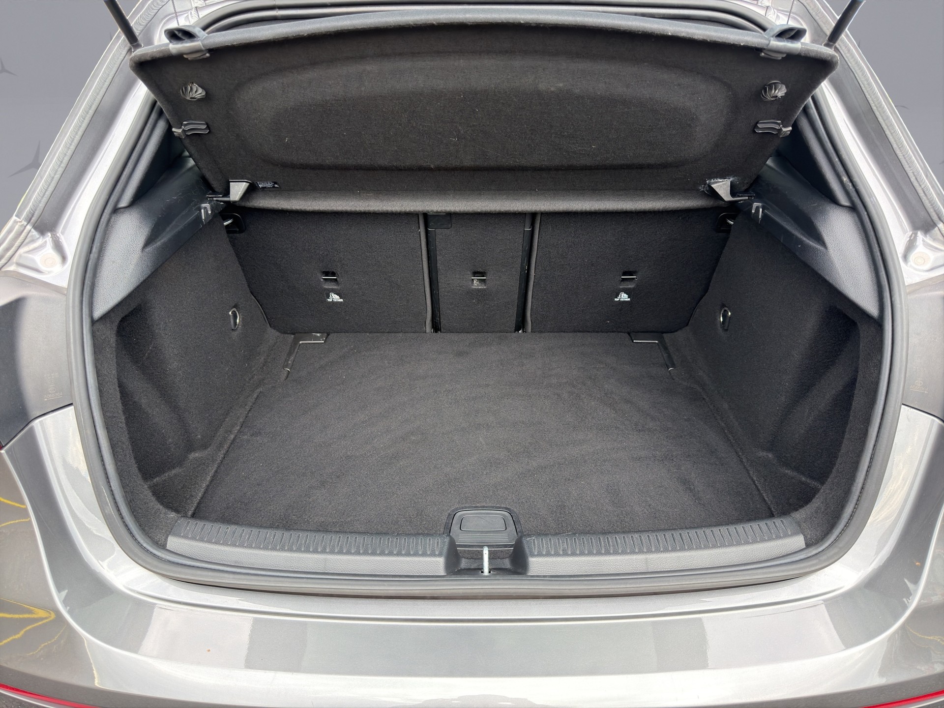 MERCEDES-BENZ A 220 AMG Line 4m-image-17