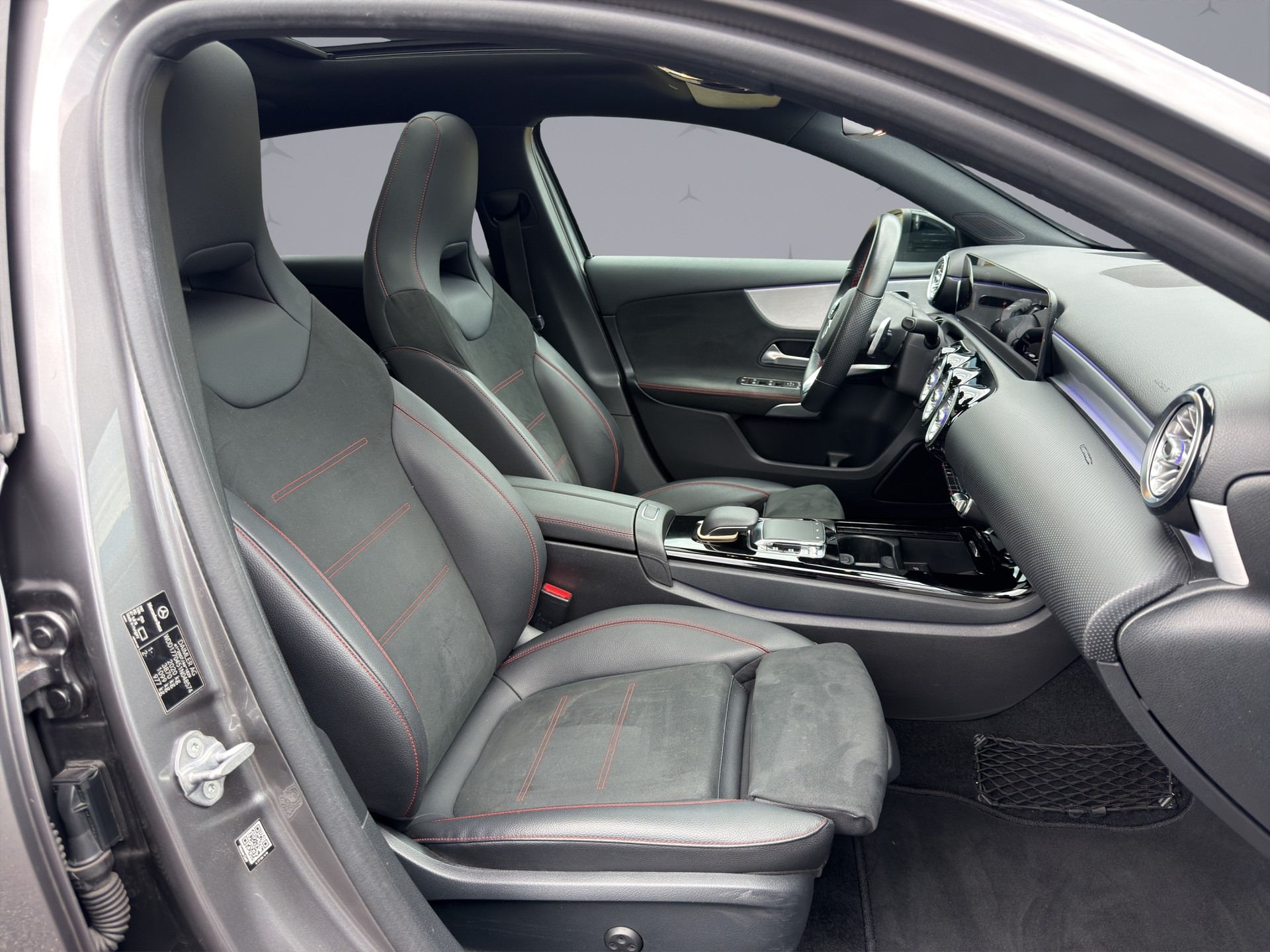 MERCEDES-BENZ A 220 AMG Line 4m-image-15