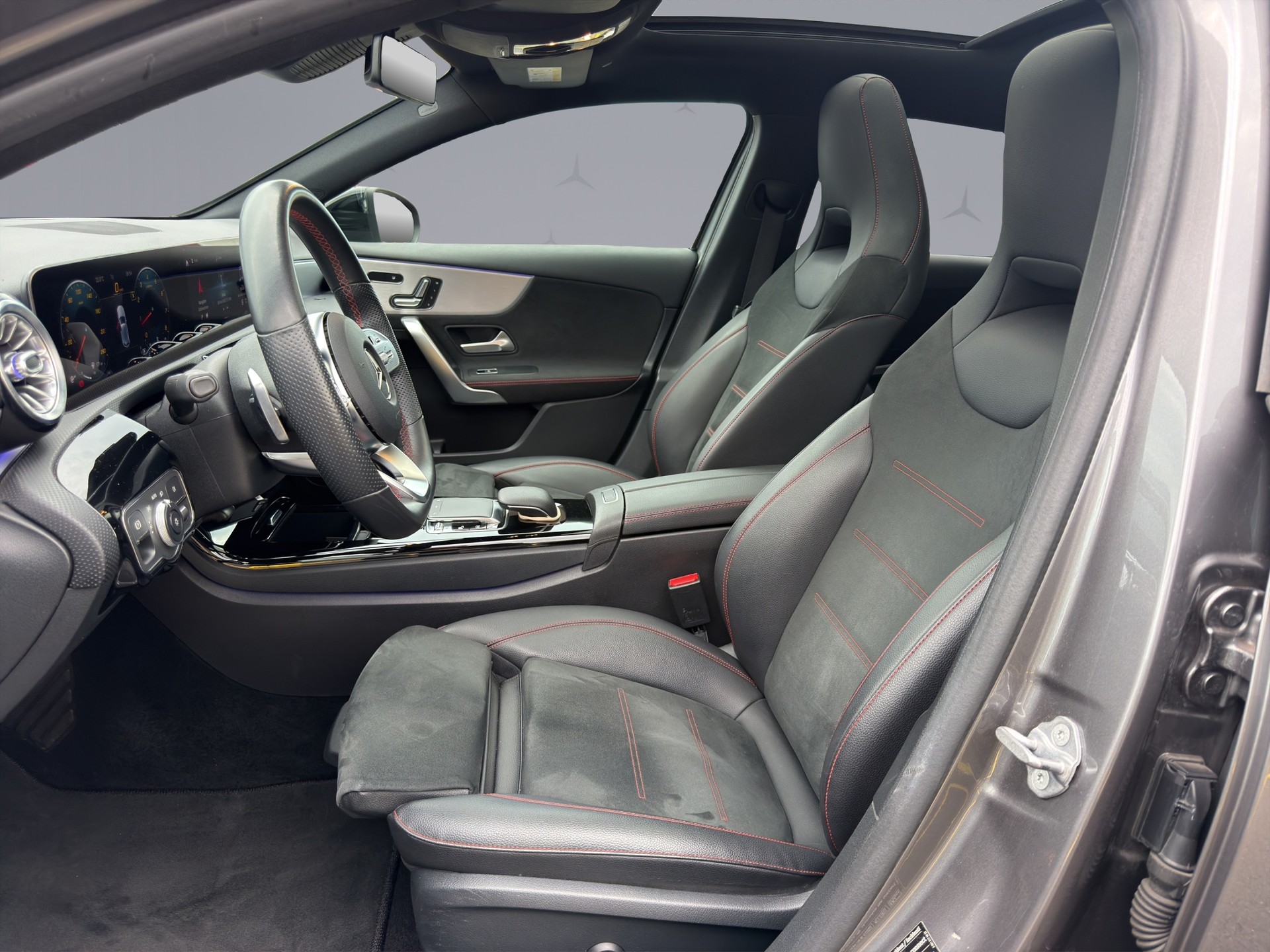MERCEDES-BENZ A 220 AMG Line 4m-image-8